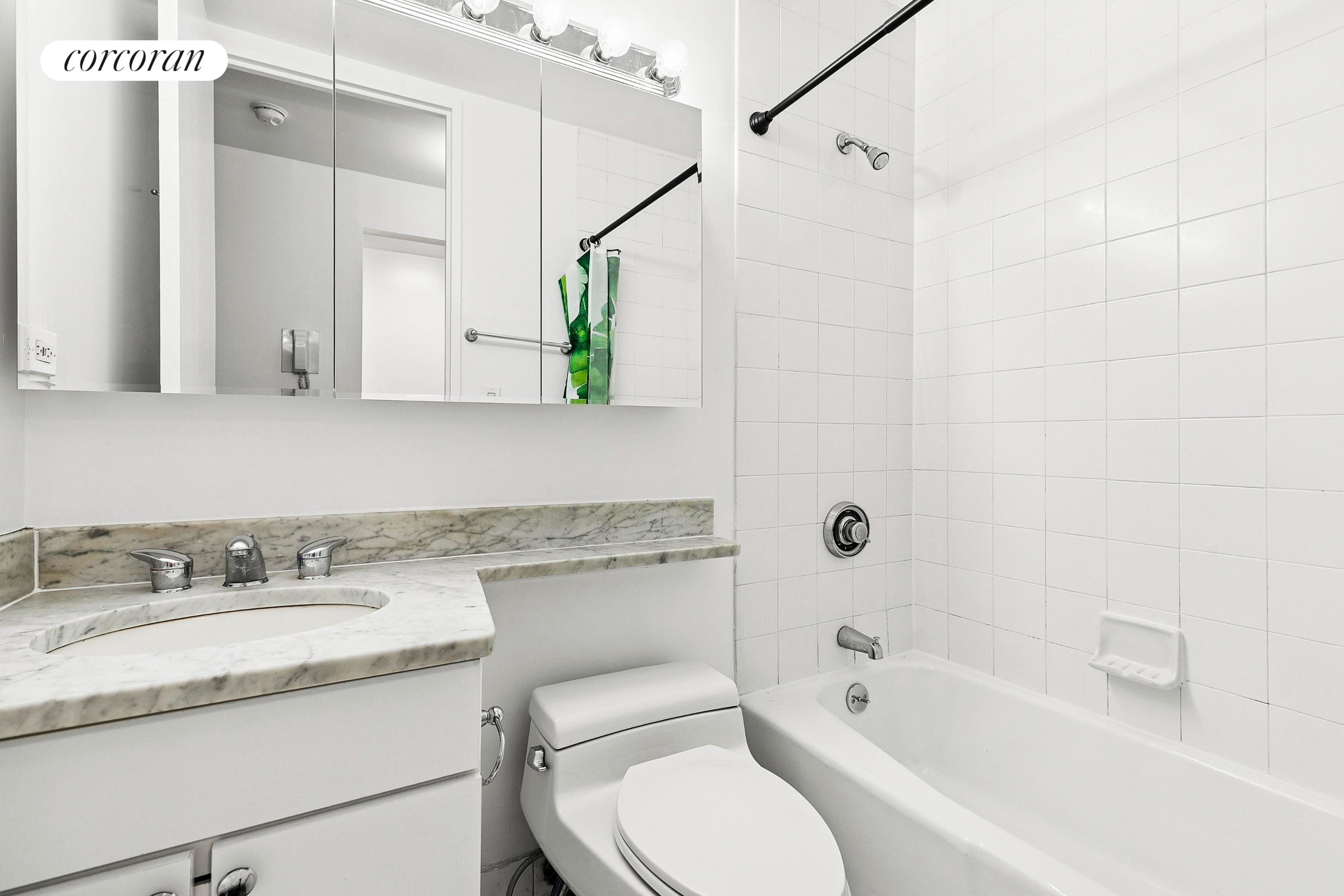 #6 photo, 350 W 50TH Street, Hells Kitchen , NY 10019