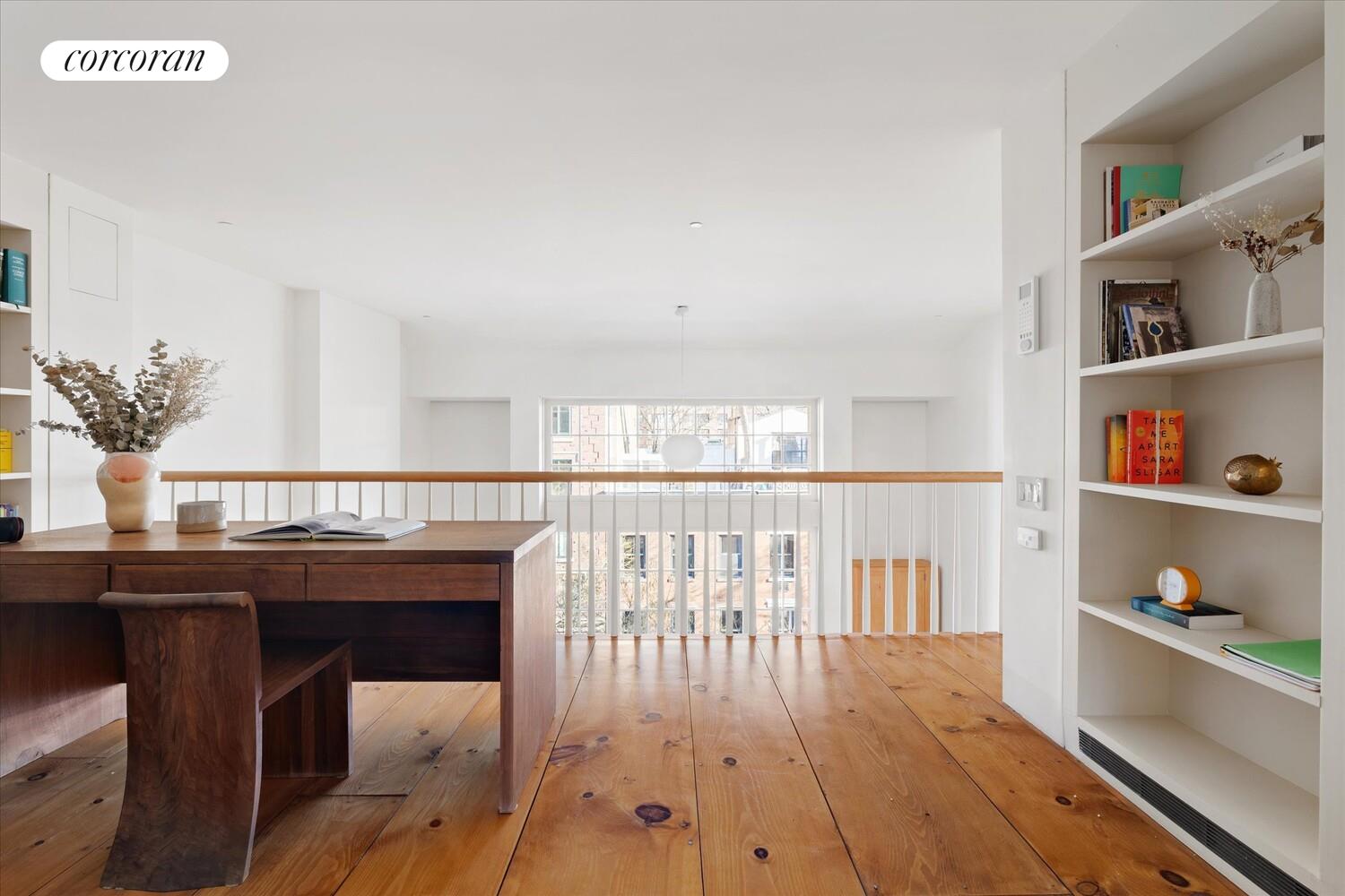 #11 photo, 52 W 9TH Street, Greenwich Village , NY 10011