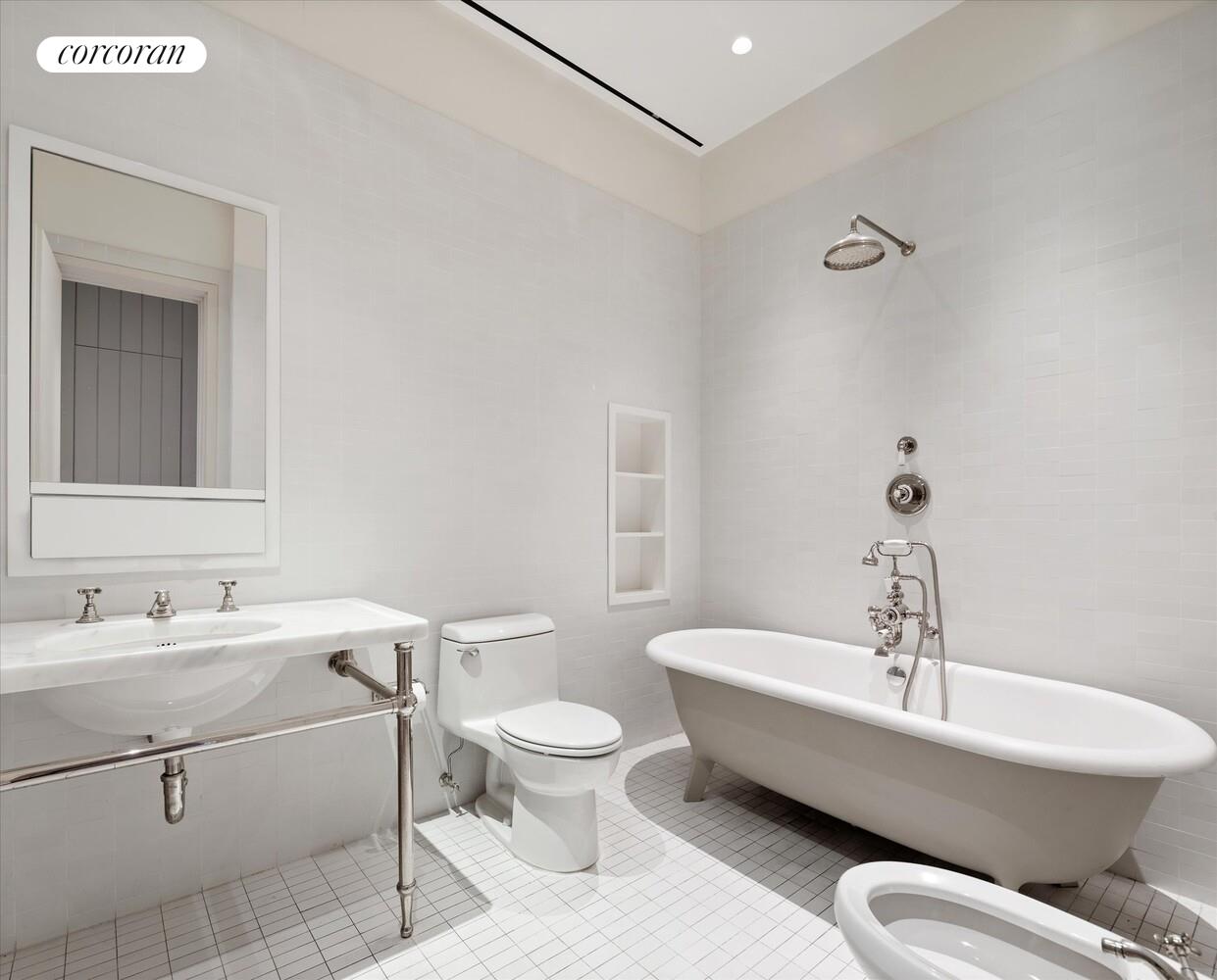 #17 photo, 52 W 9TH Street, Greenwich Village , NY 10011