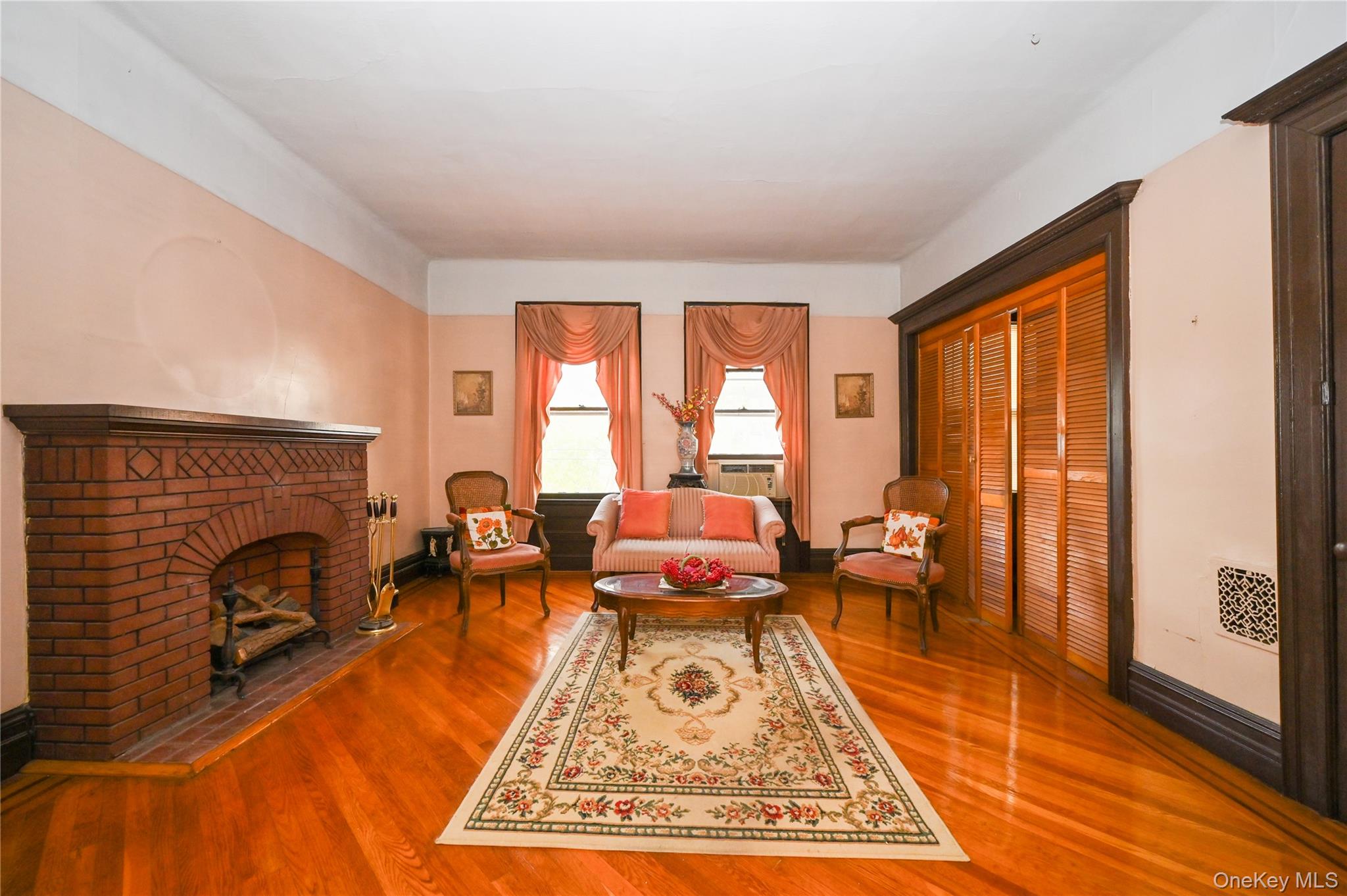 #12 photo, 84-23 90 Street, Woodhaven , NY 11421