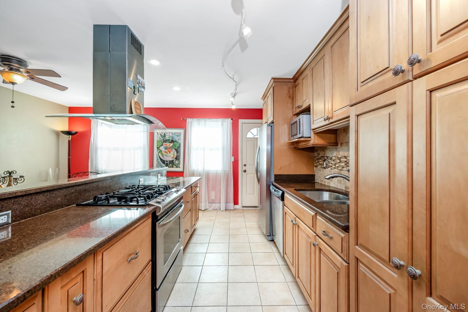 #13 photo, 69-06 66 Road, Middle Village , NY 11379