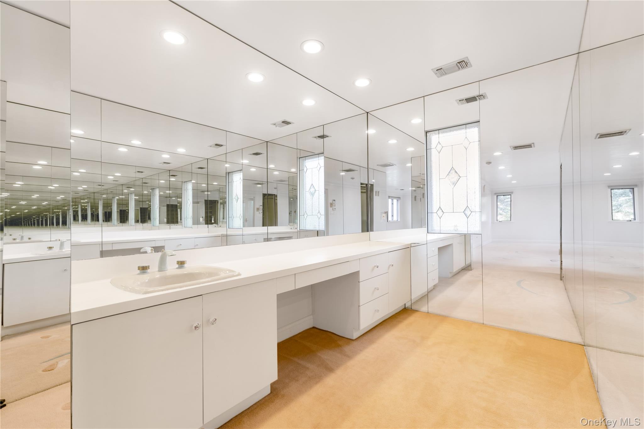 #17 photo, 12 Bolton Drive, Manhasset , NY 11030