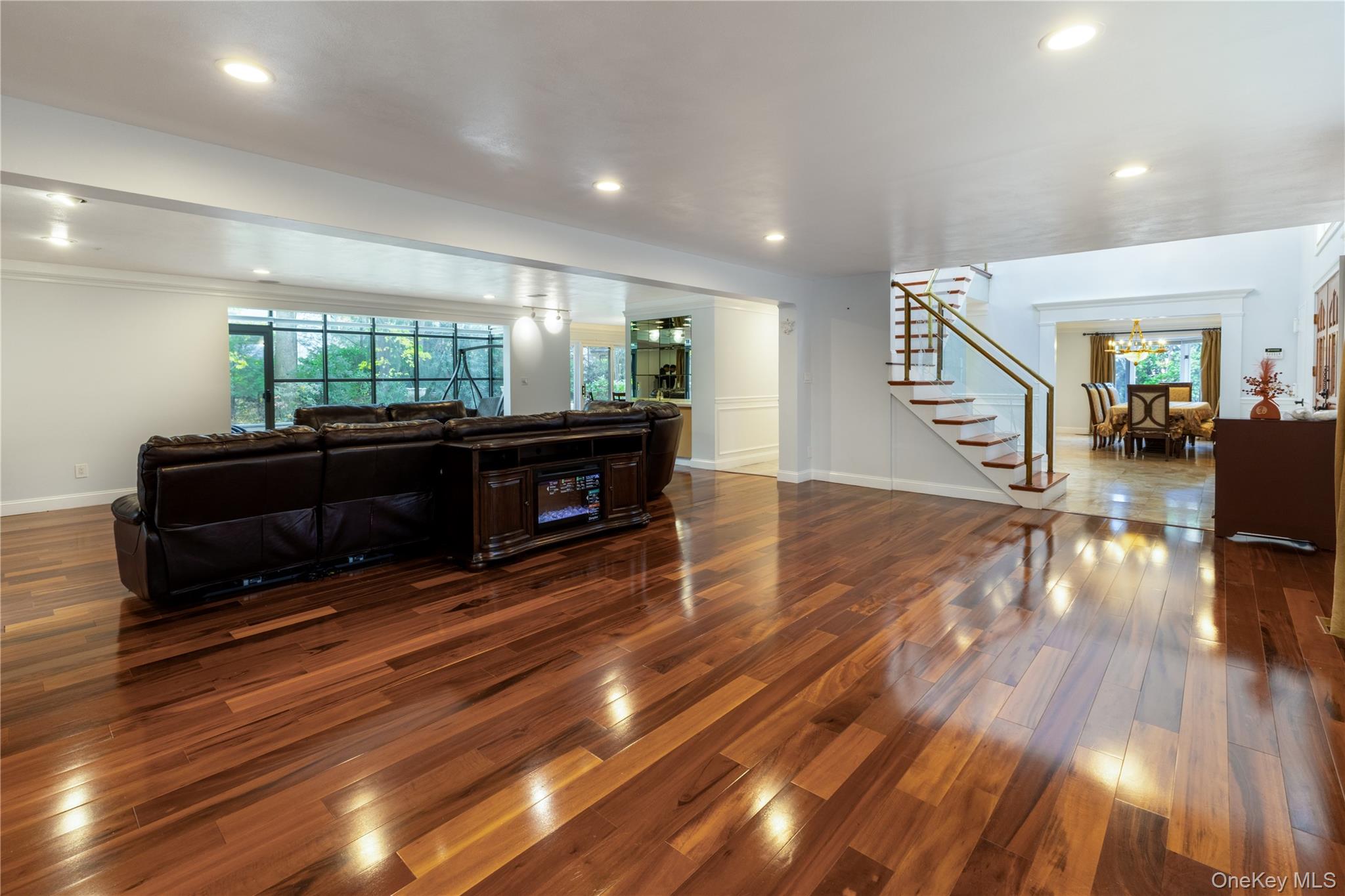 #3 photo, 12 Bolton Drive, Manhasset , NY 11030