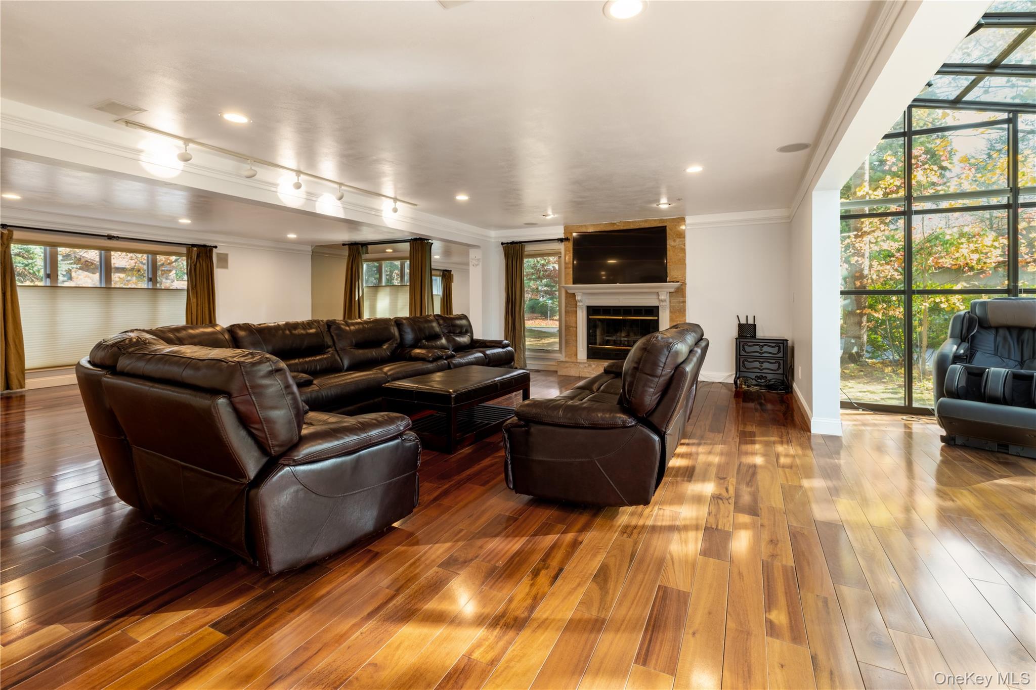 #4 photo, 12 Bolton Drive, Manhasset , NY 11030