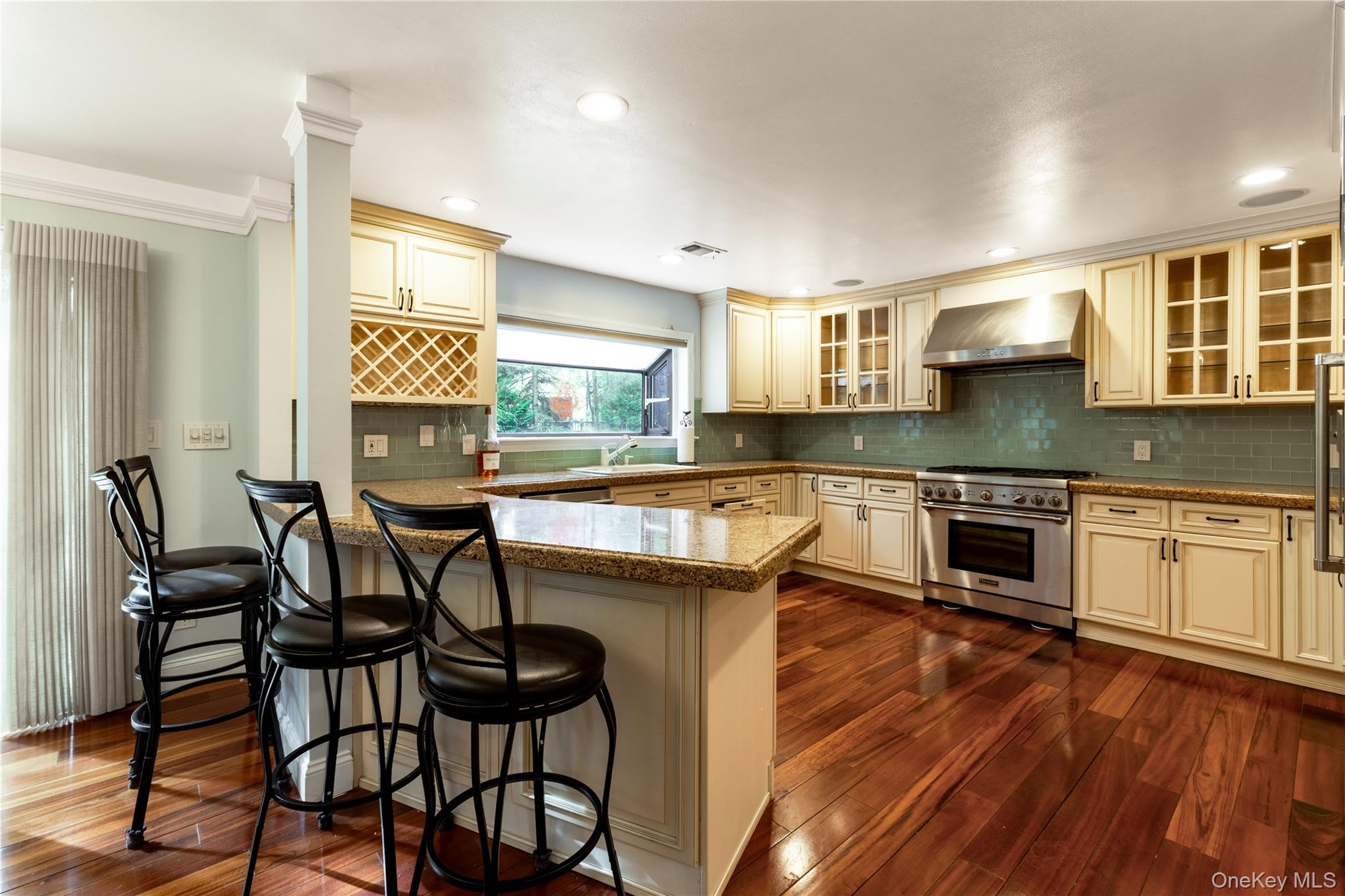 #9 photo, 12 Bolton Drive, Manhasset , NY 11030