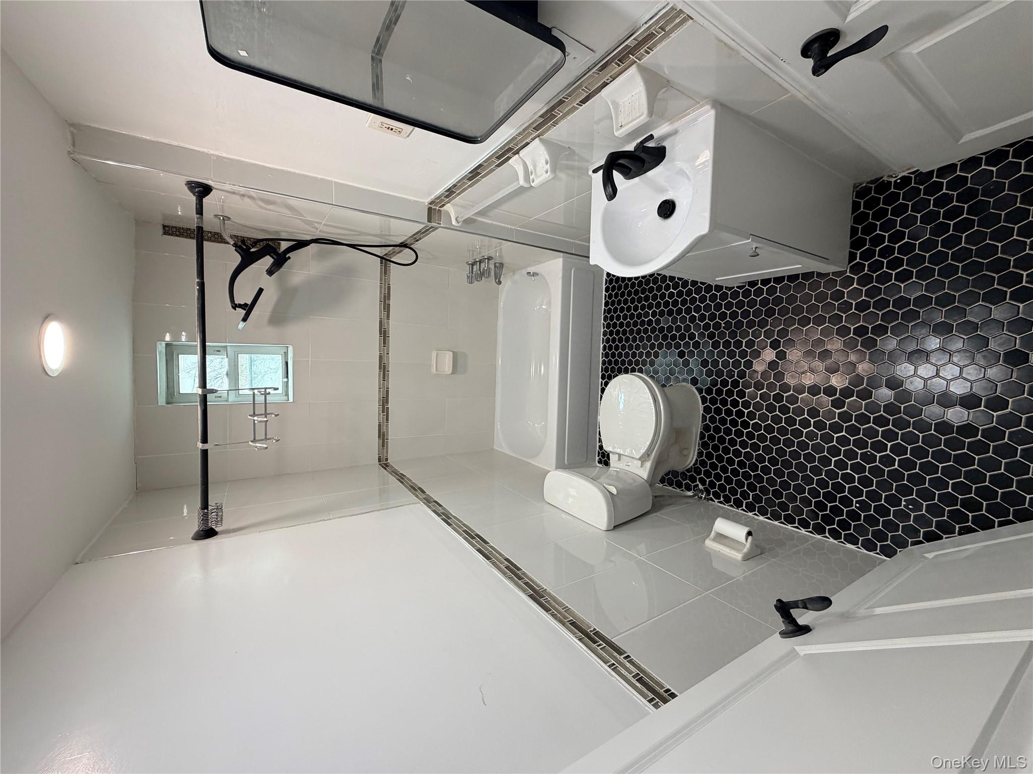 #7 photo, 315 Atkins Avenue, Brooklyn , NY 11208