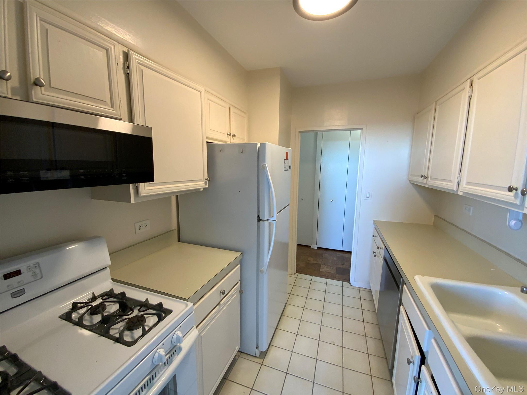 #7 photo, 27010 Grand Central Parkway, Floral Park , NY 11005