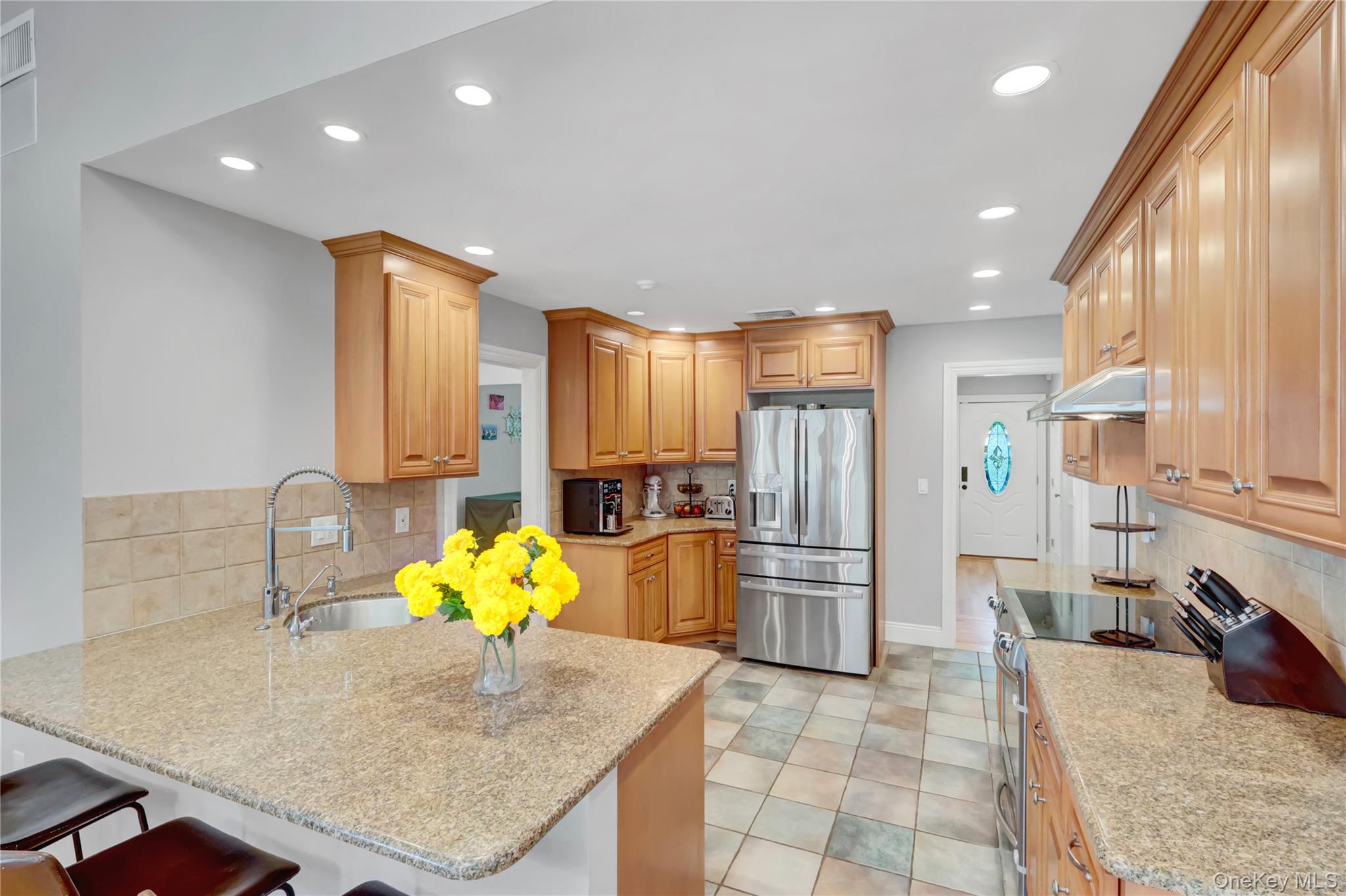 #15 photo, 5 Robin Lane, Huntington , NY 11743