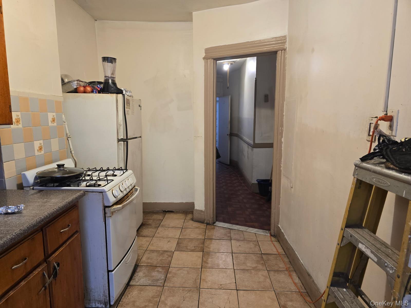 #5 photo, 92 Crystal Street, Brooklyn , NY 11208