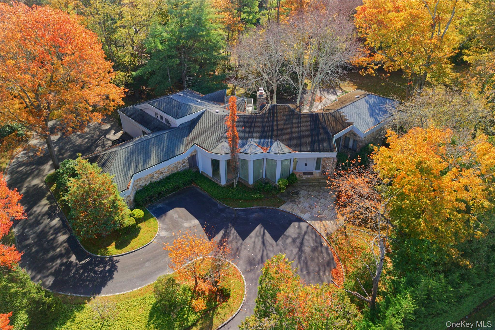 #2 photo, 7 Pin Oak Court, Old Brookville , NY 11545