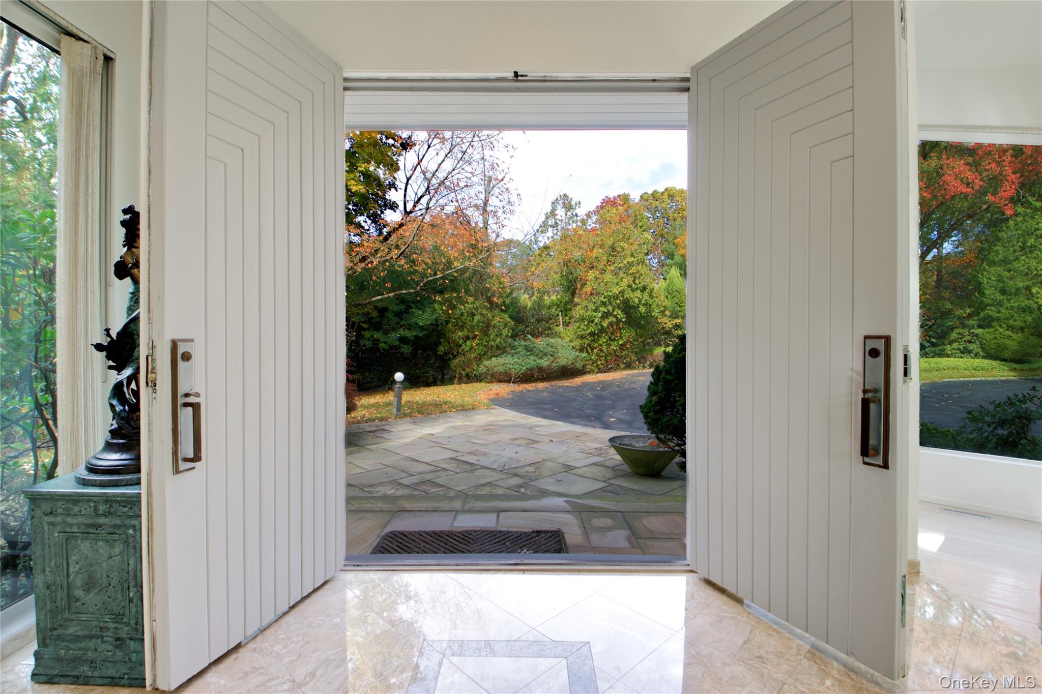 #3 photo, 7 Pin Oak Court, Old Brookville , NY 11545