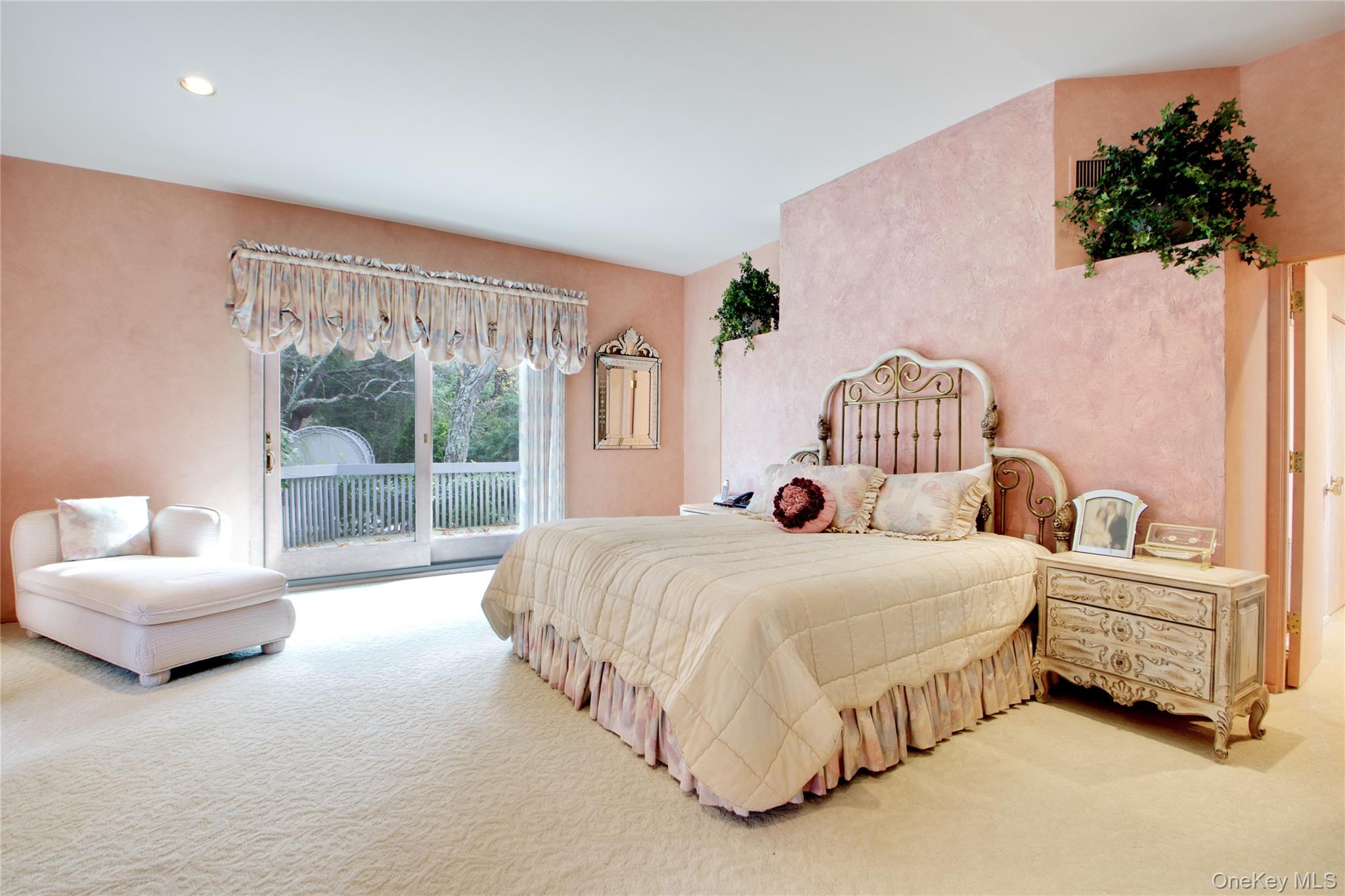 #8 photo, 7 Pin Oak Court, Old Brookville , NY 11545