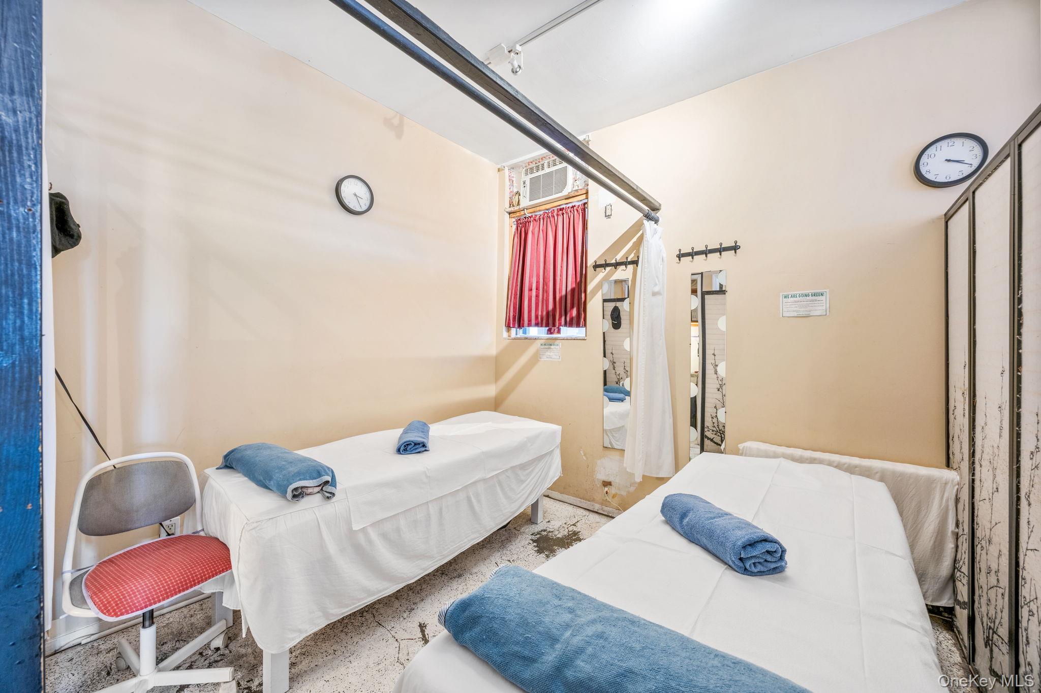 #4 photo, 188 N 8th St Street, Brooklyn , NY 11211