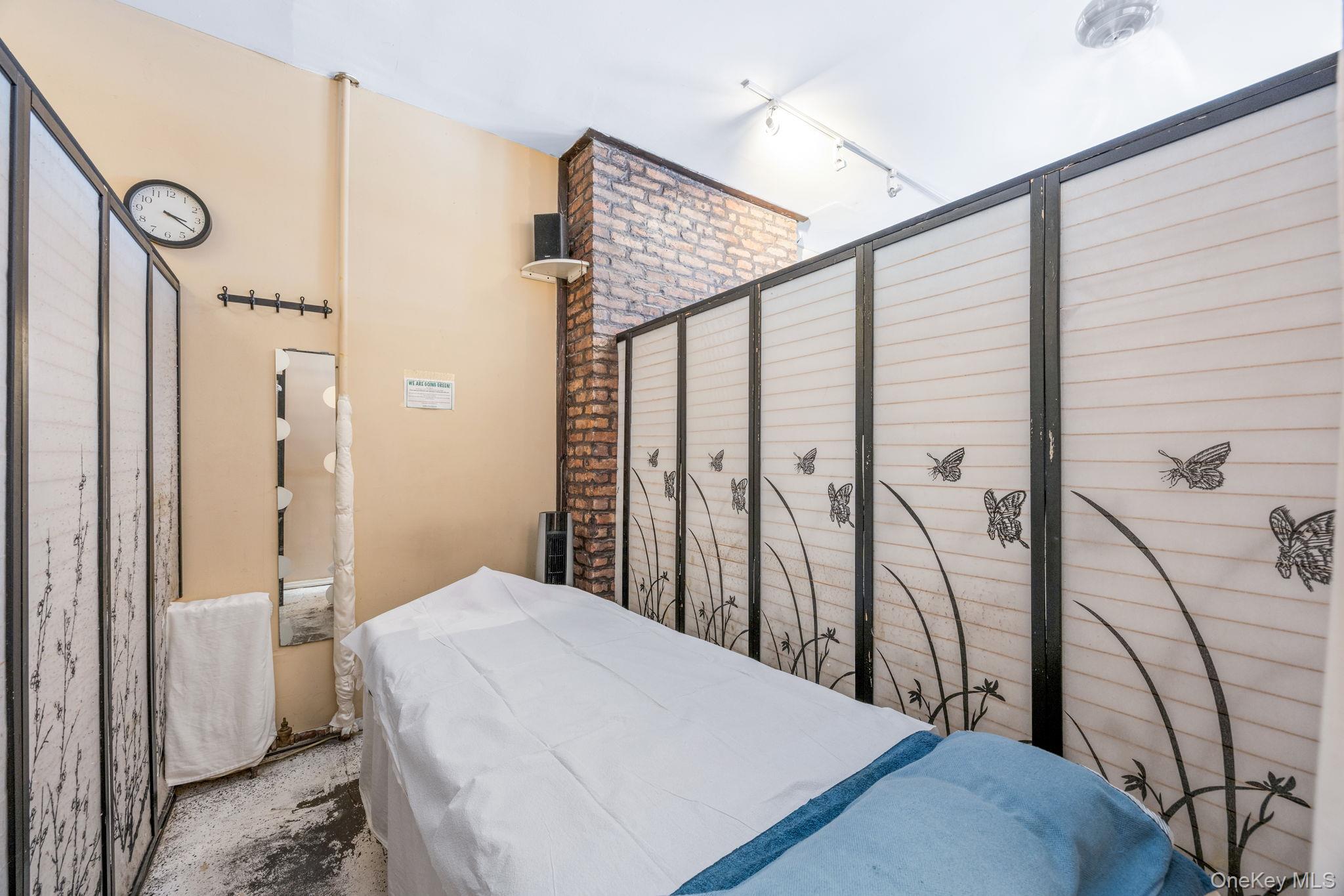 #5 photo, 188 N 8th St Street, Brooklyn , NY 11211