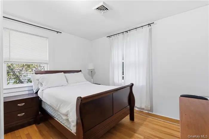 #12 photo, 61 Oakland Avenue, Tuckahoe , NY 10707