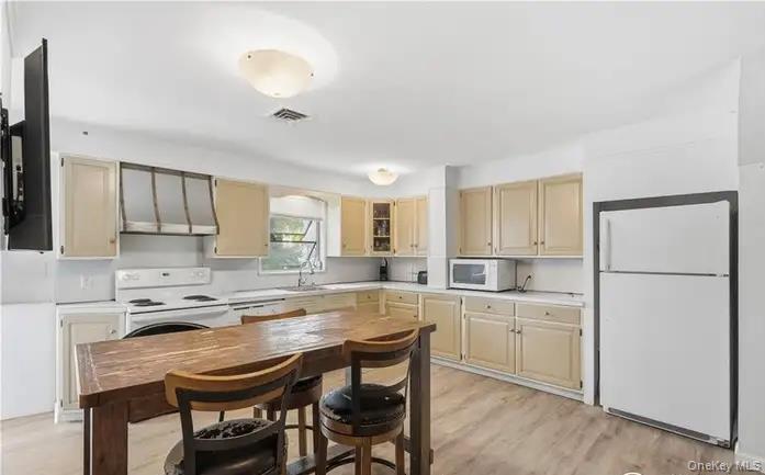 #2 photo, 61 Oakland Avenue, Tuckahoe , NY 10707