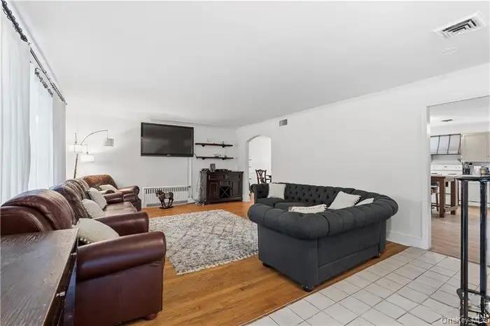 #7 photo, 61 Oakland Avenue, Tuckahoe , NY 10707