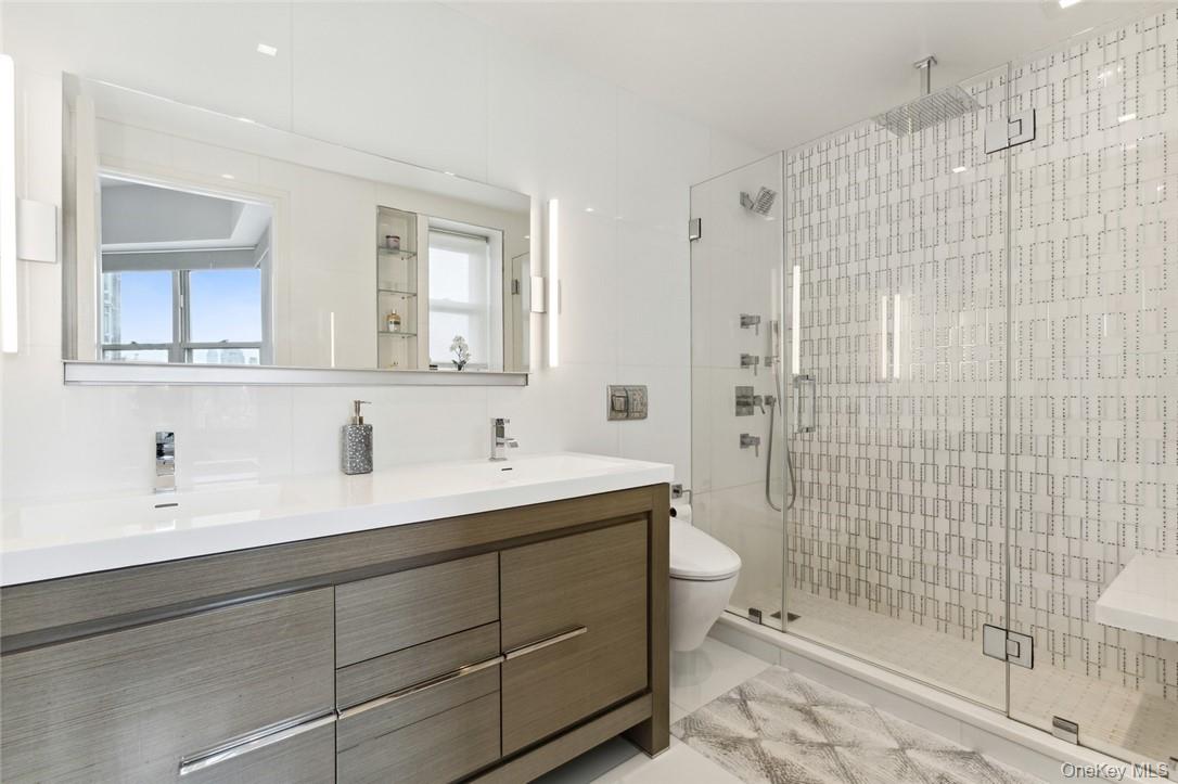 #13 photo, 205 East 63rd Street, New York (Manhattan) , NY 10065