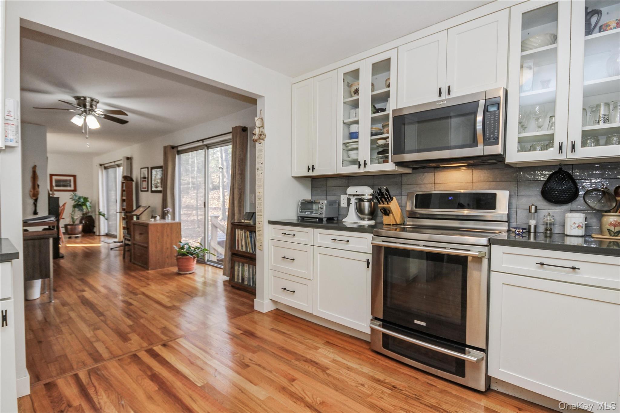 #10 photo, 5 Van Court, Hyde Park , NY 12538