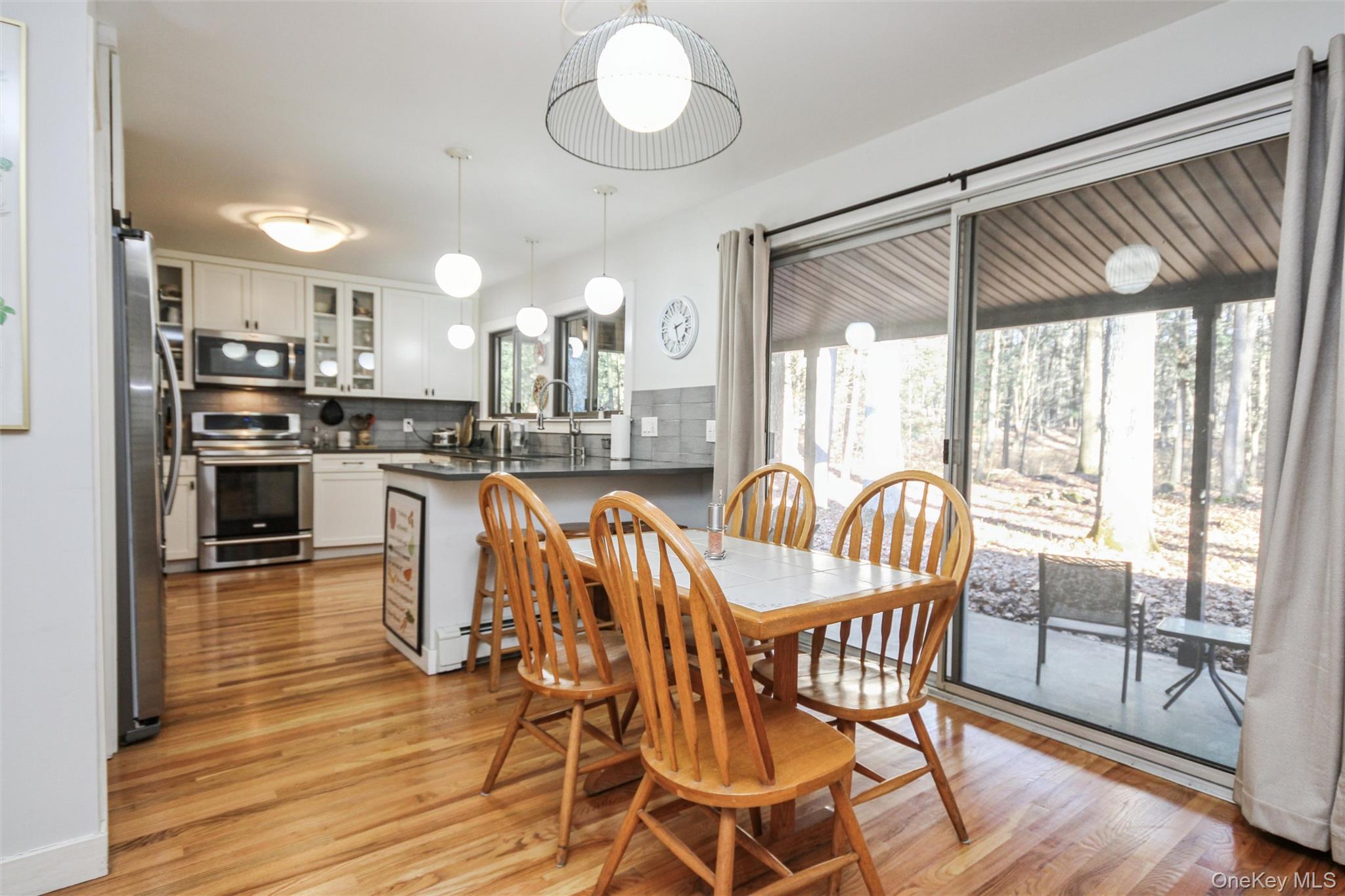 #12 photo, 5 Van Court, Hyde Park , NY 12538