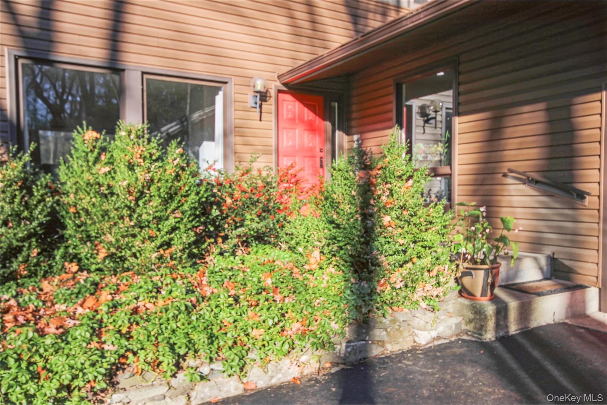 #2 photo, 5 Van Court, Hyde Park , NY 12538