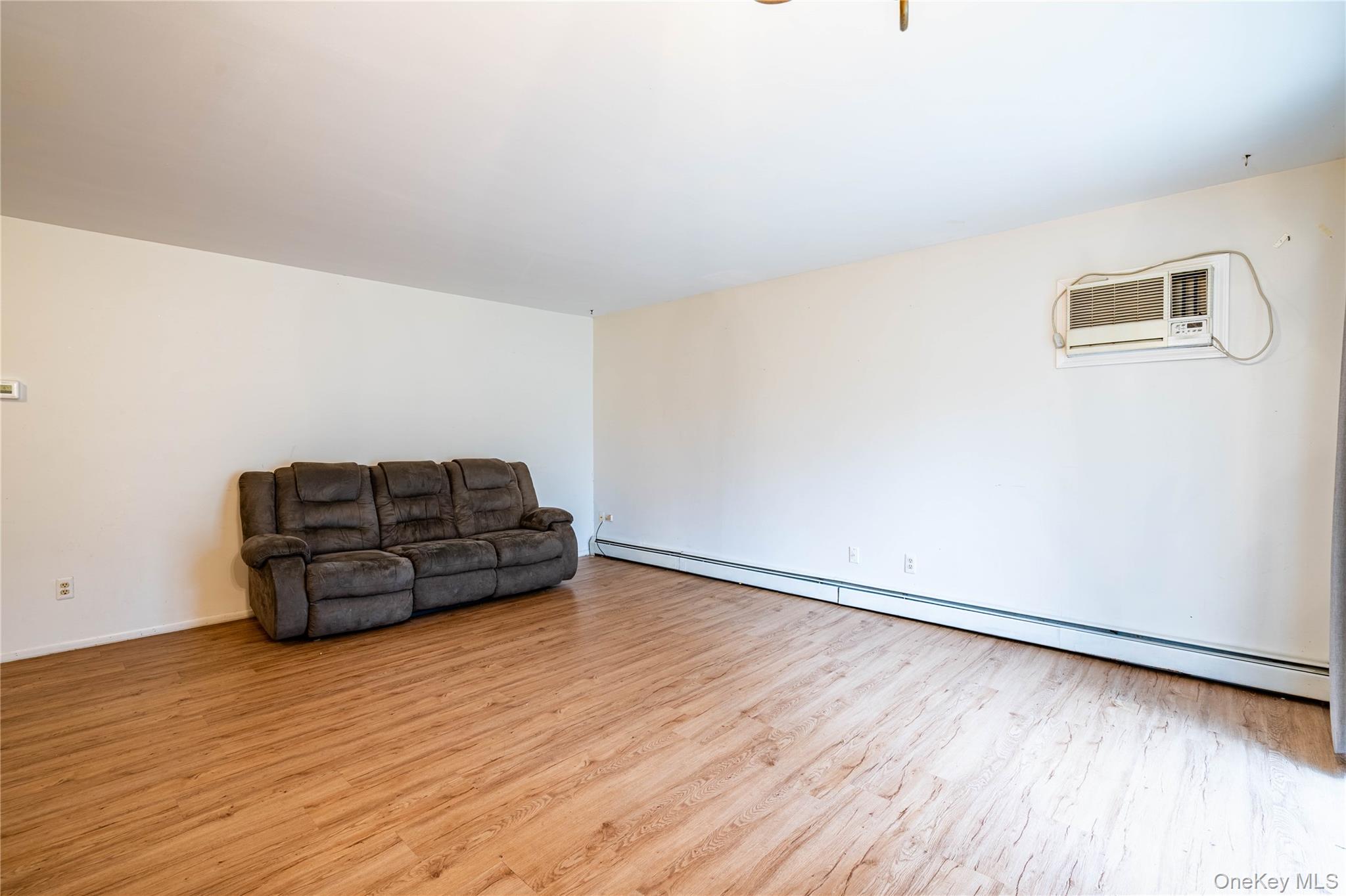 #12 photo, 6 Eaton Court, Middletown , NY 10940