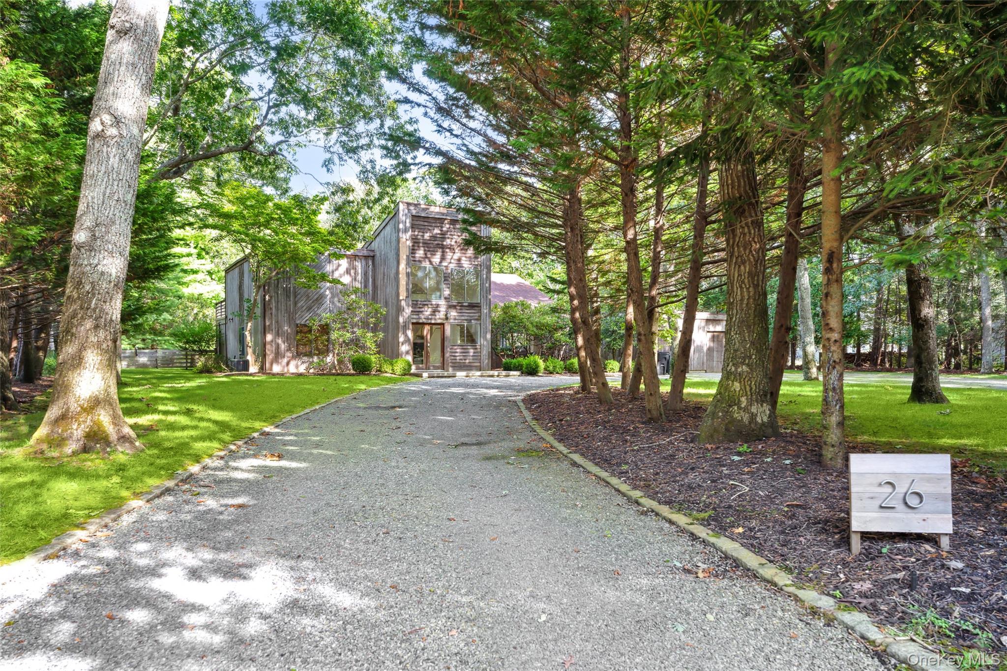 #20 photo, 26 Woodland Way, Quogue , NY 11959