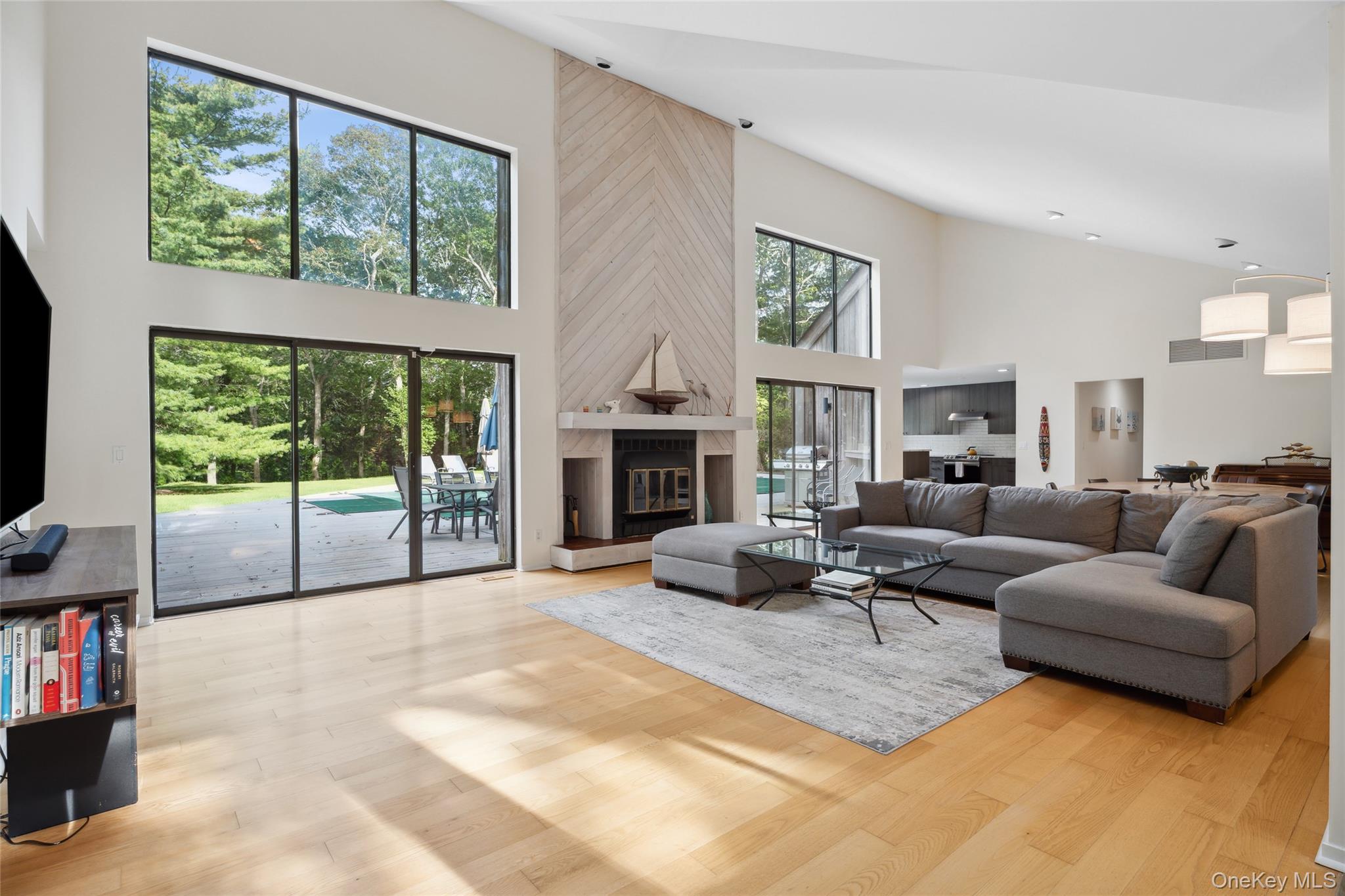 #3 photo, 26 Woodland Way, Quogue , NY 11959