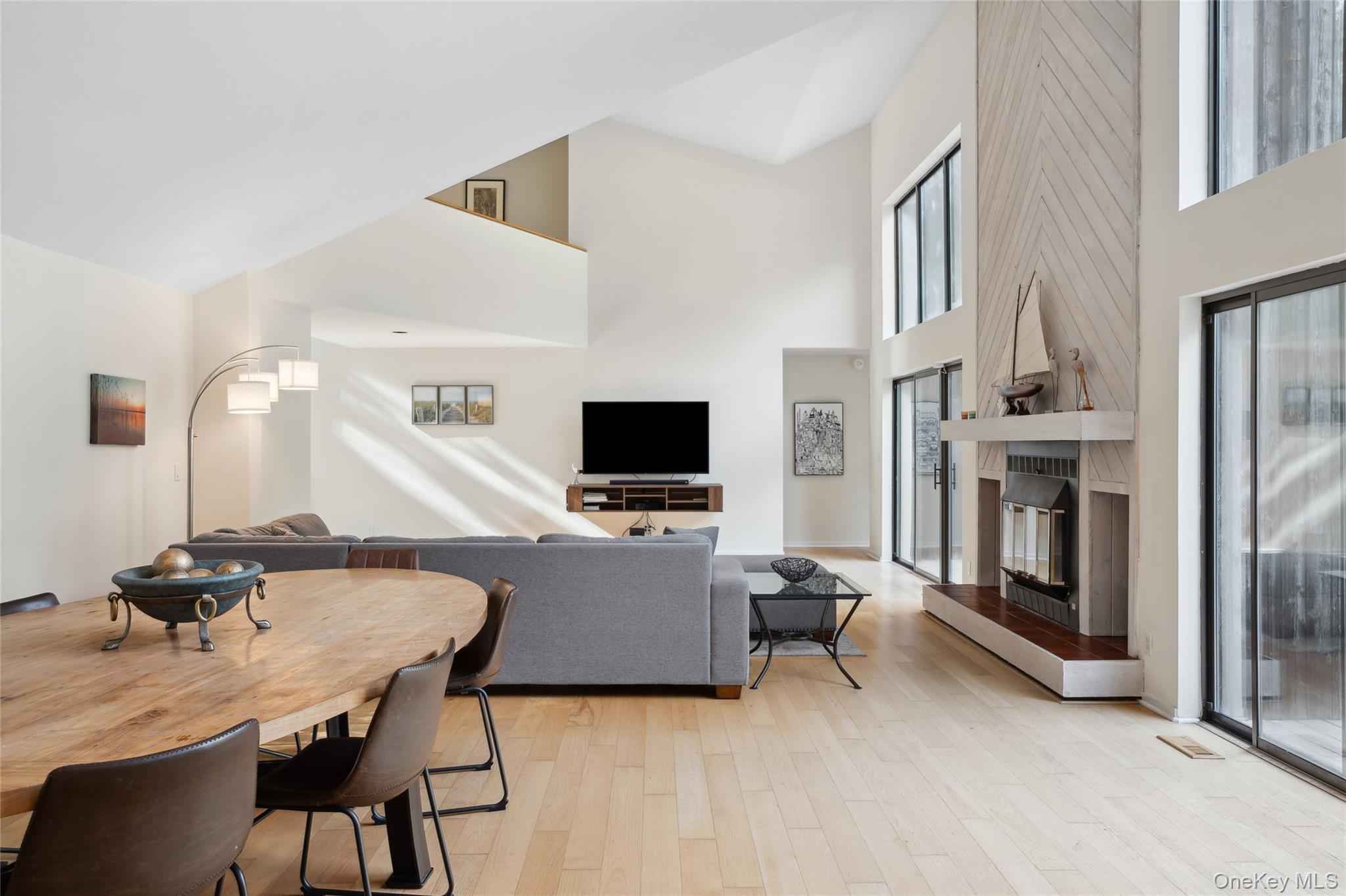 #5 photo, 26 Woodland Way, Quogue , NY 11959