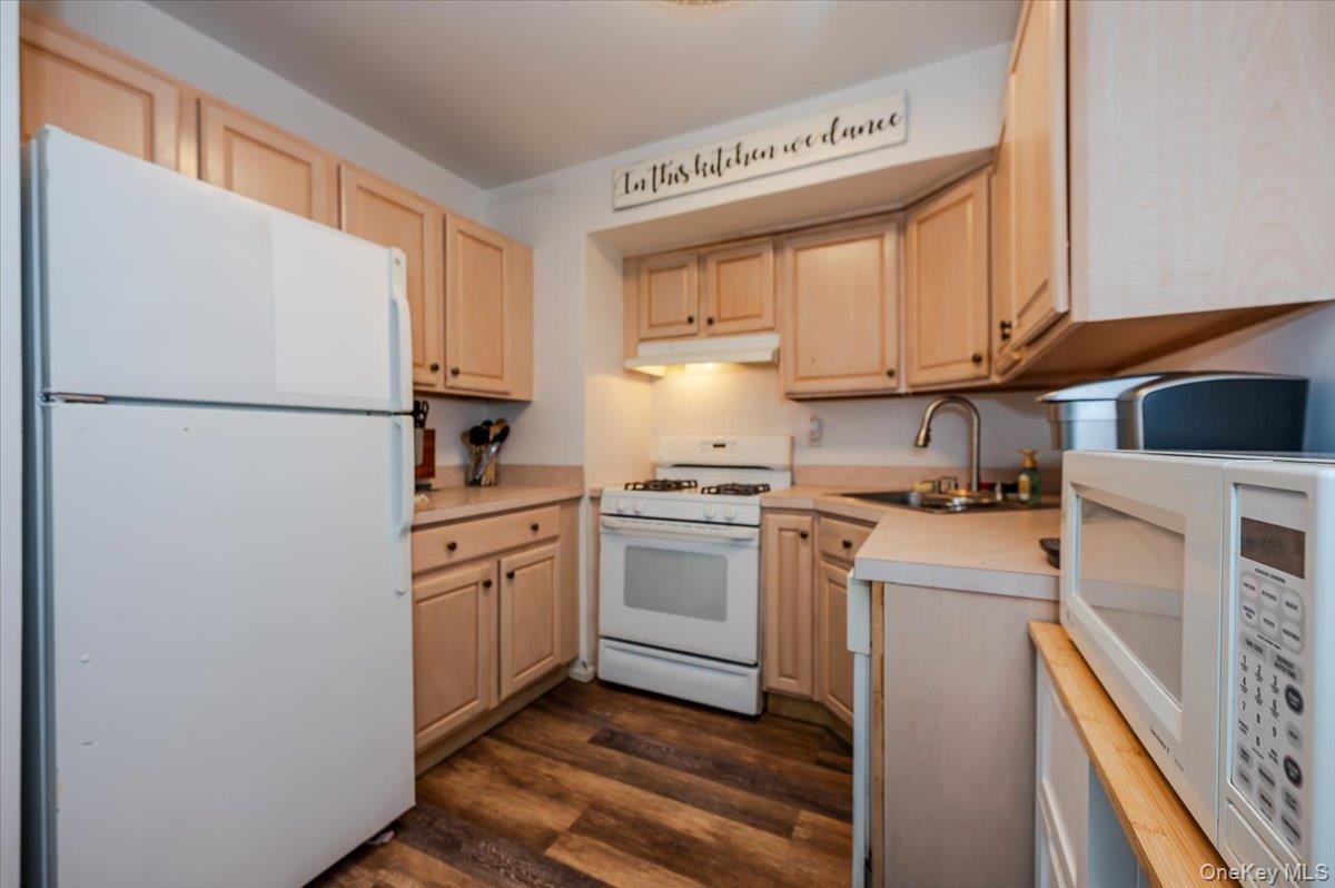 #8 photo, 55 Monroe Boulevard, Long Beach , NY 11561