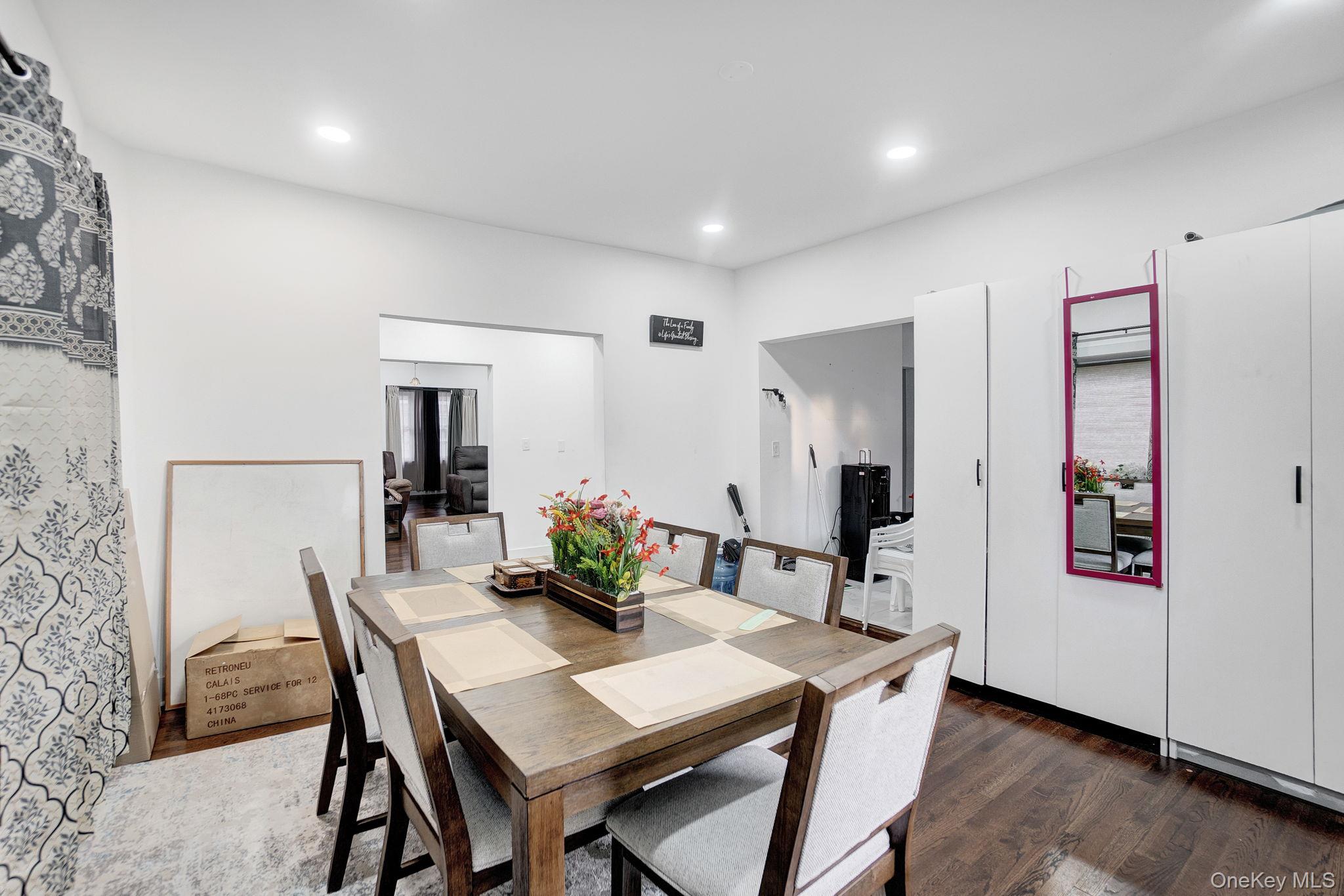 #10 photo, 810 Wallace Avenue, Baldwin , NY 11510