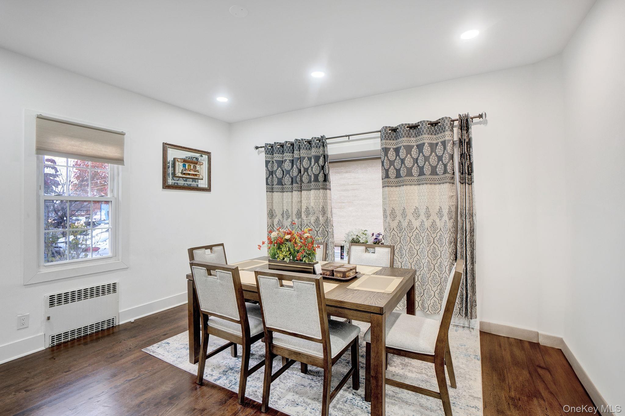 #11 photo, 810 Wallace Avenue, Baldwin , NY 11510