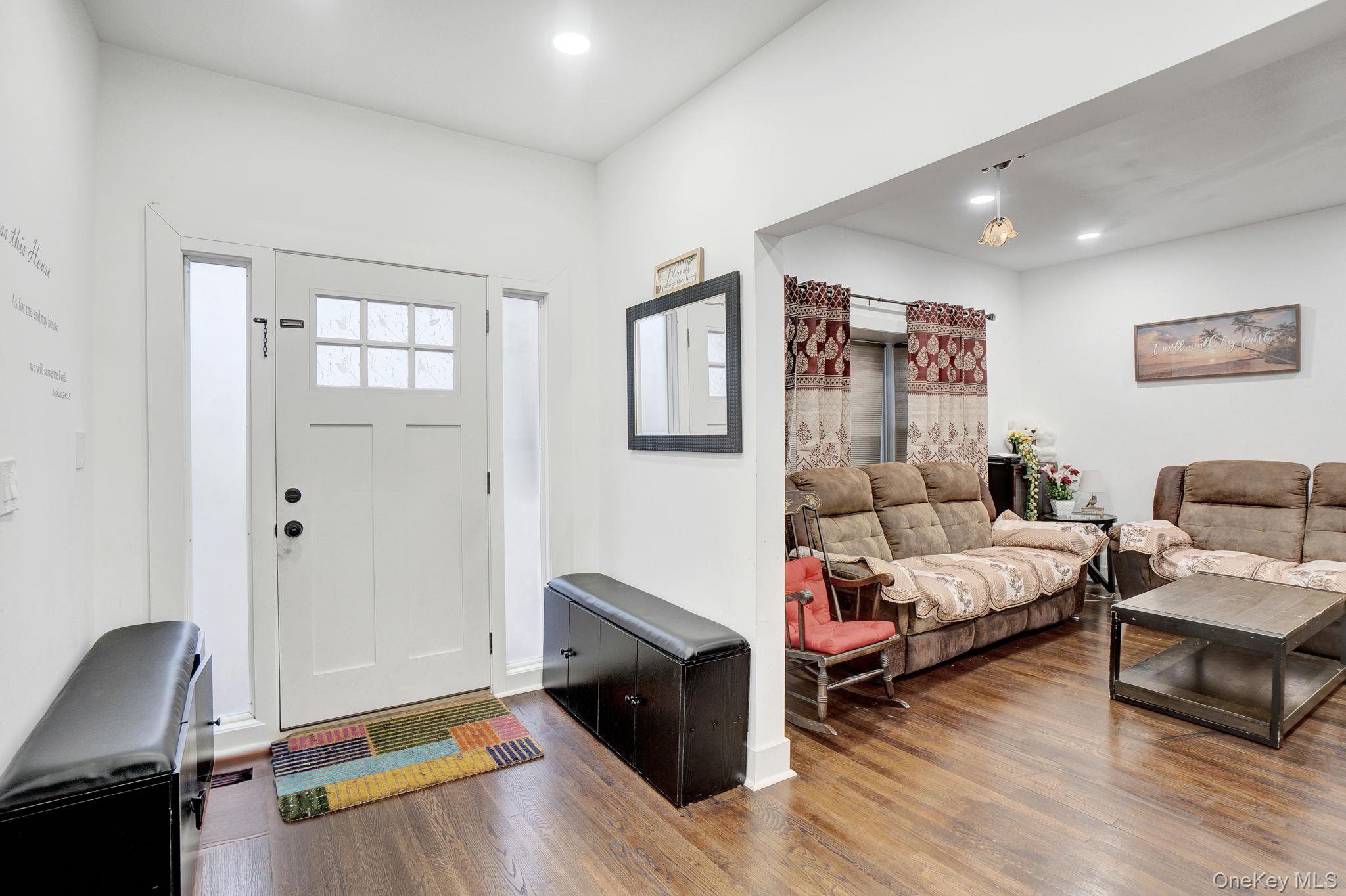 #6 photo, 810 Wallace Avenue, Baldwin , NY 11510