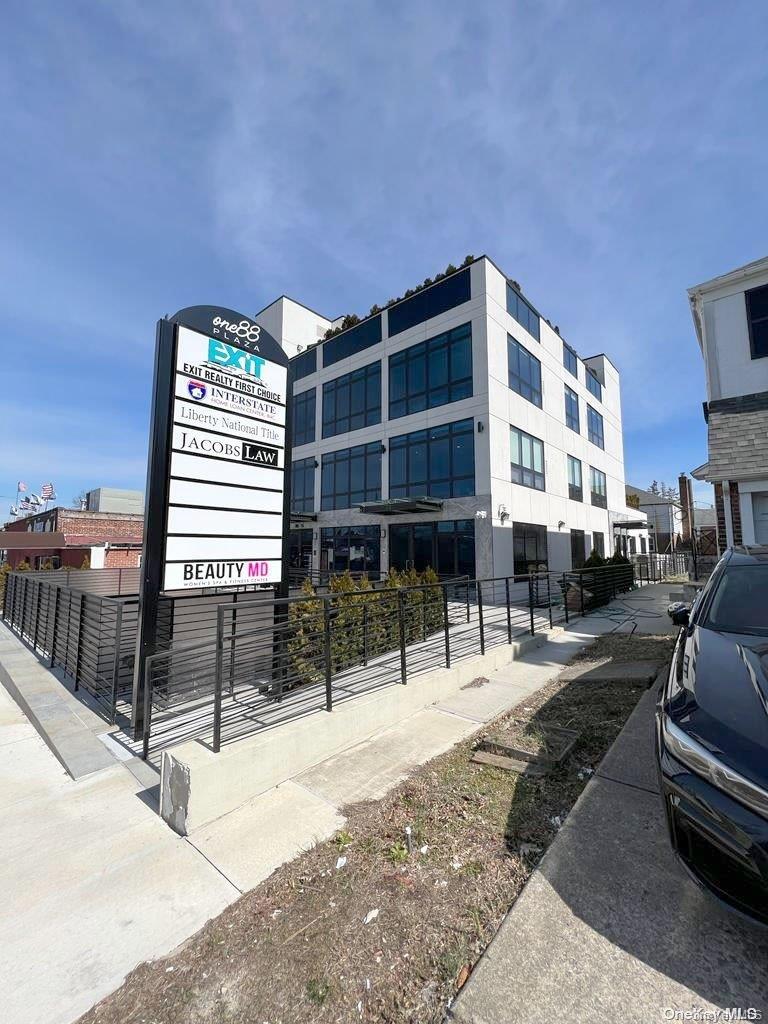 #11 photo, 8015 188th Street, Jamaica Estates , NY 11423