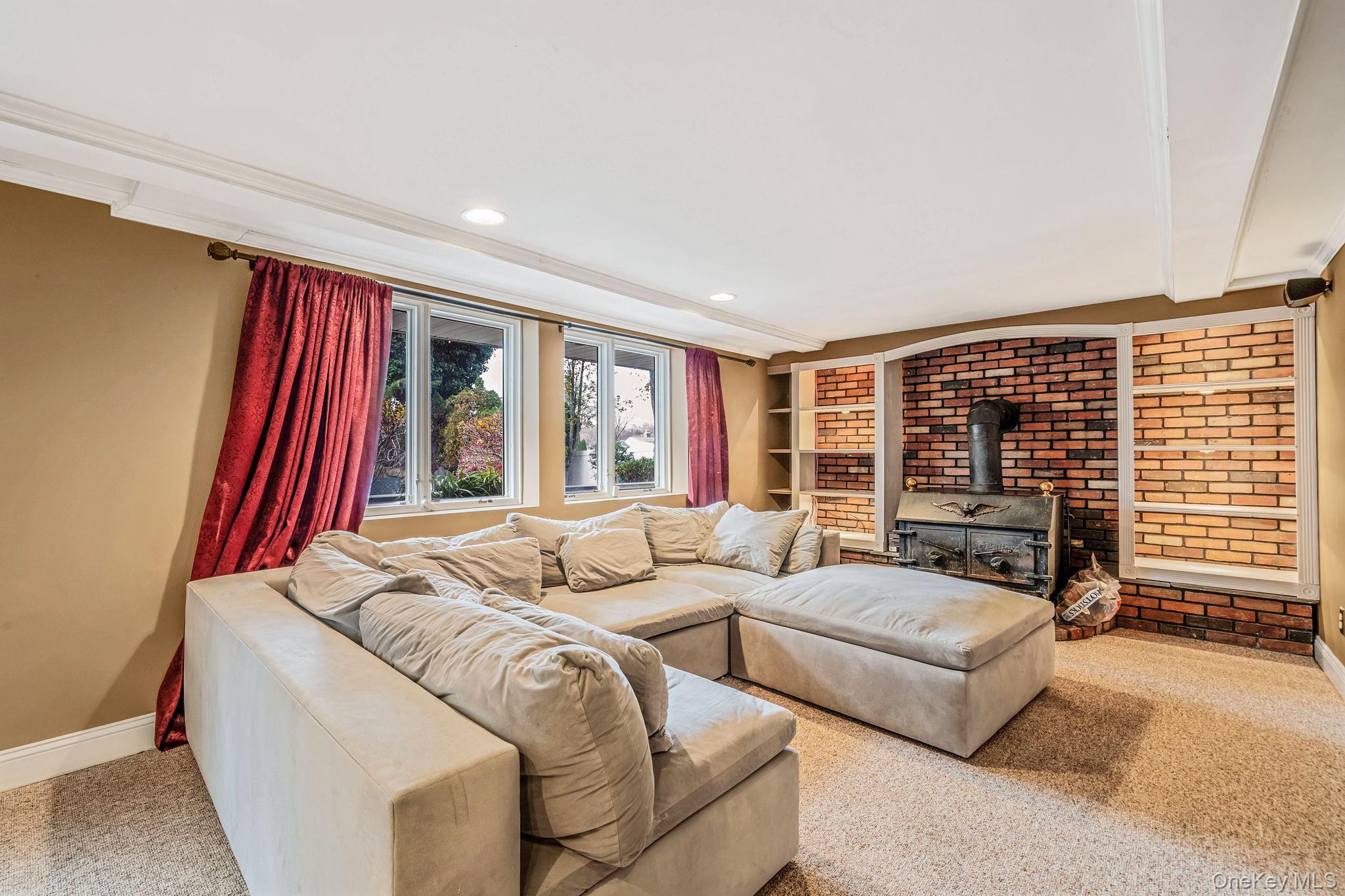 #16 photo, 310 Terry Road, Smithtown , NY 11787