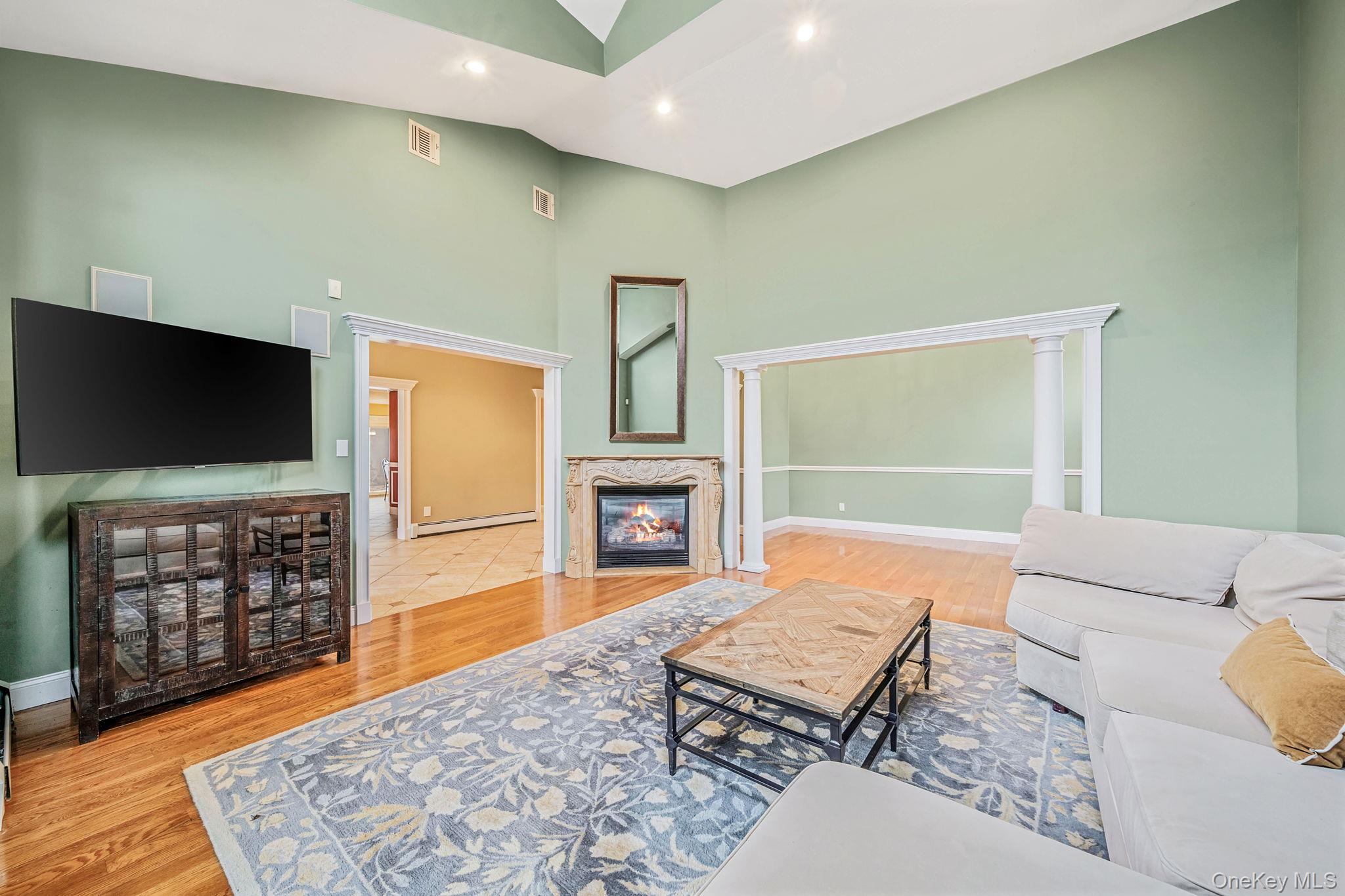 #5 photo, 310 Terry Road, Smithtown , NY 11787