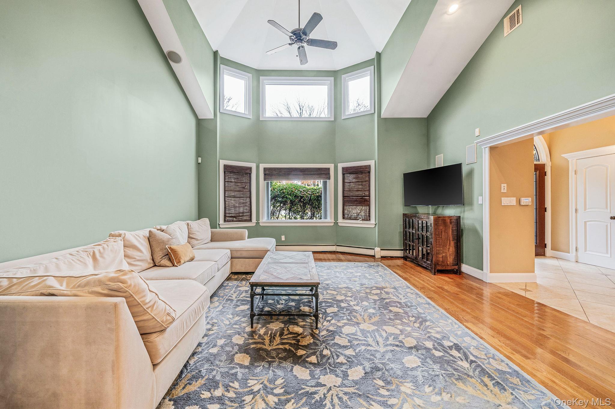 #6 photo, 310 Terry Road, Smithtown , NY 11787