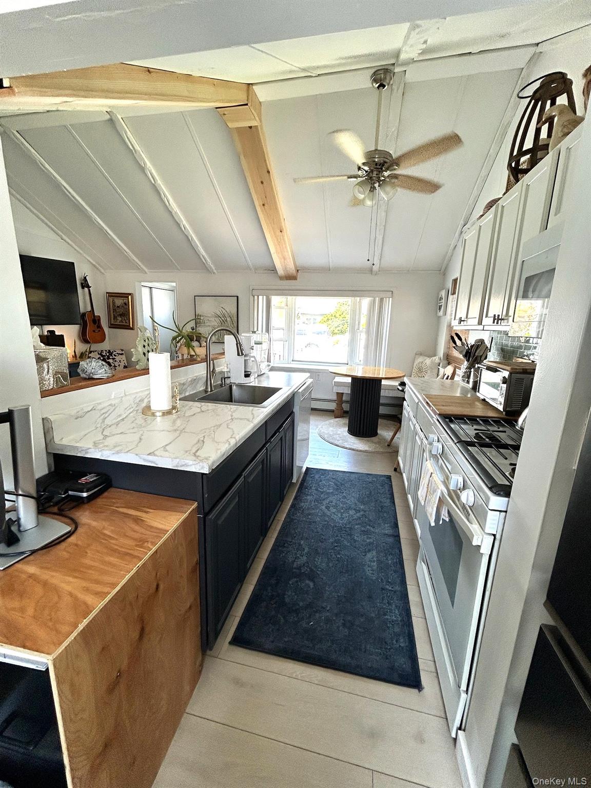 #7 photo, 800 S 6th Street, Lindenhurst , NY 11757