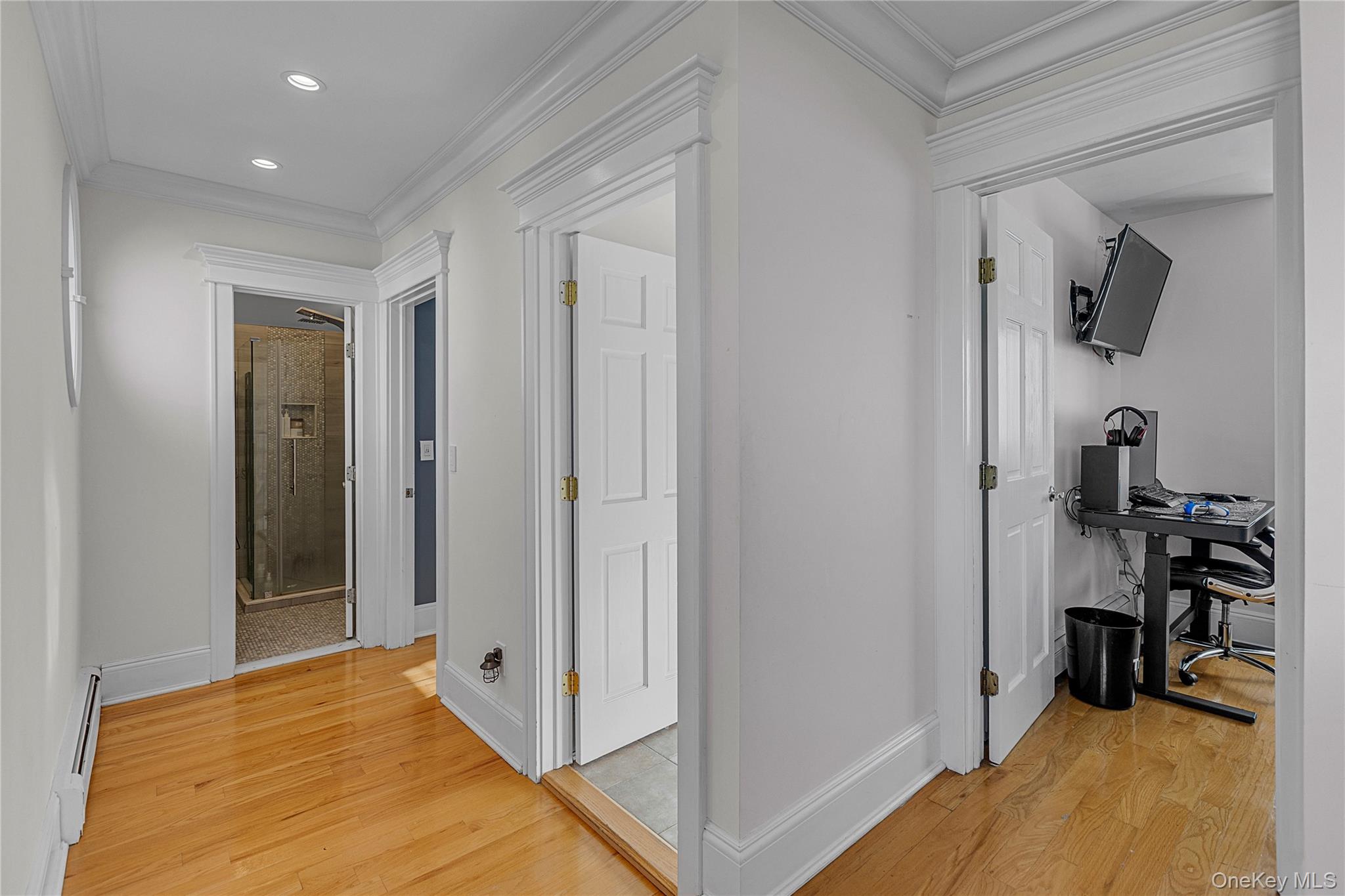 #10 photo, 803 S 7th Street, Lindenhurst , NY 11757