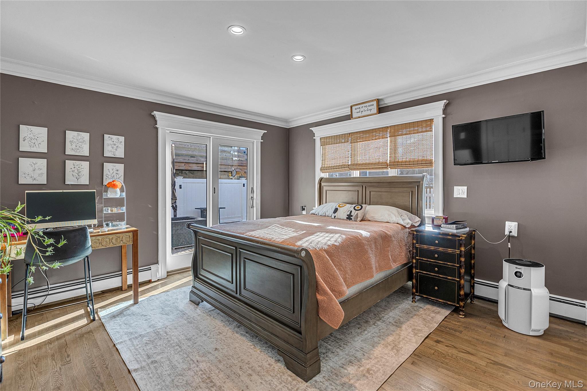 #11 photo, 803 S 7th Street, Lindenhurst , NY 11757