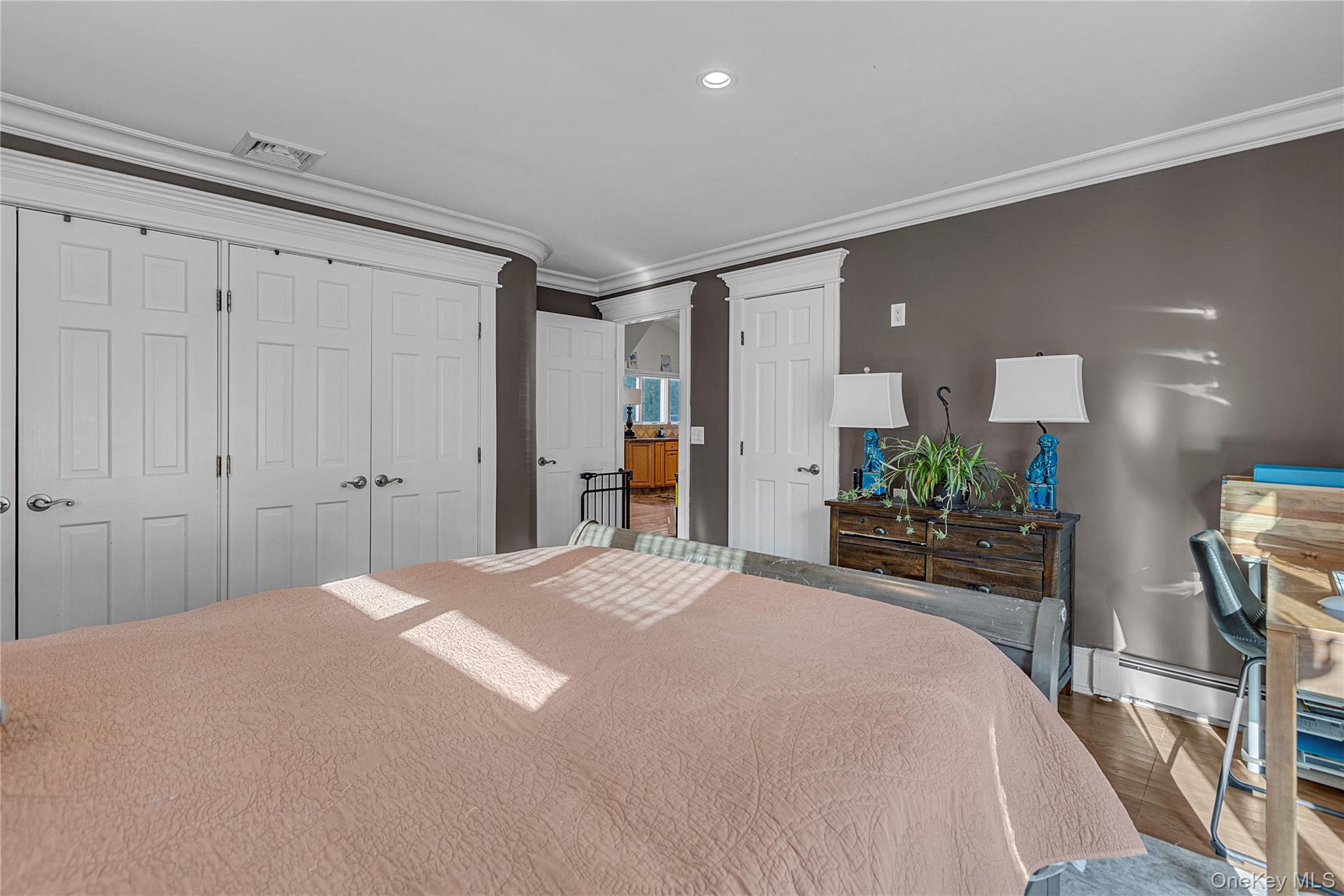 #12 photo, 803 S 7th Street, Lindenhurst , NY 11757