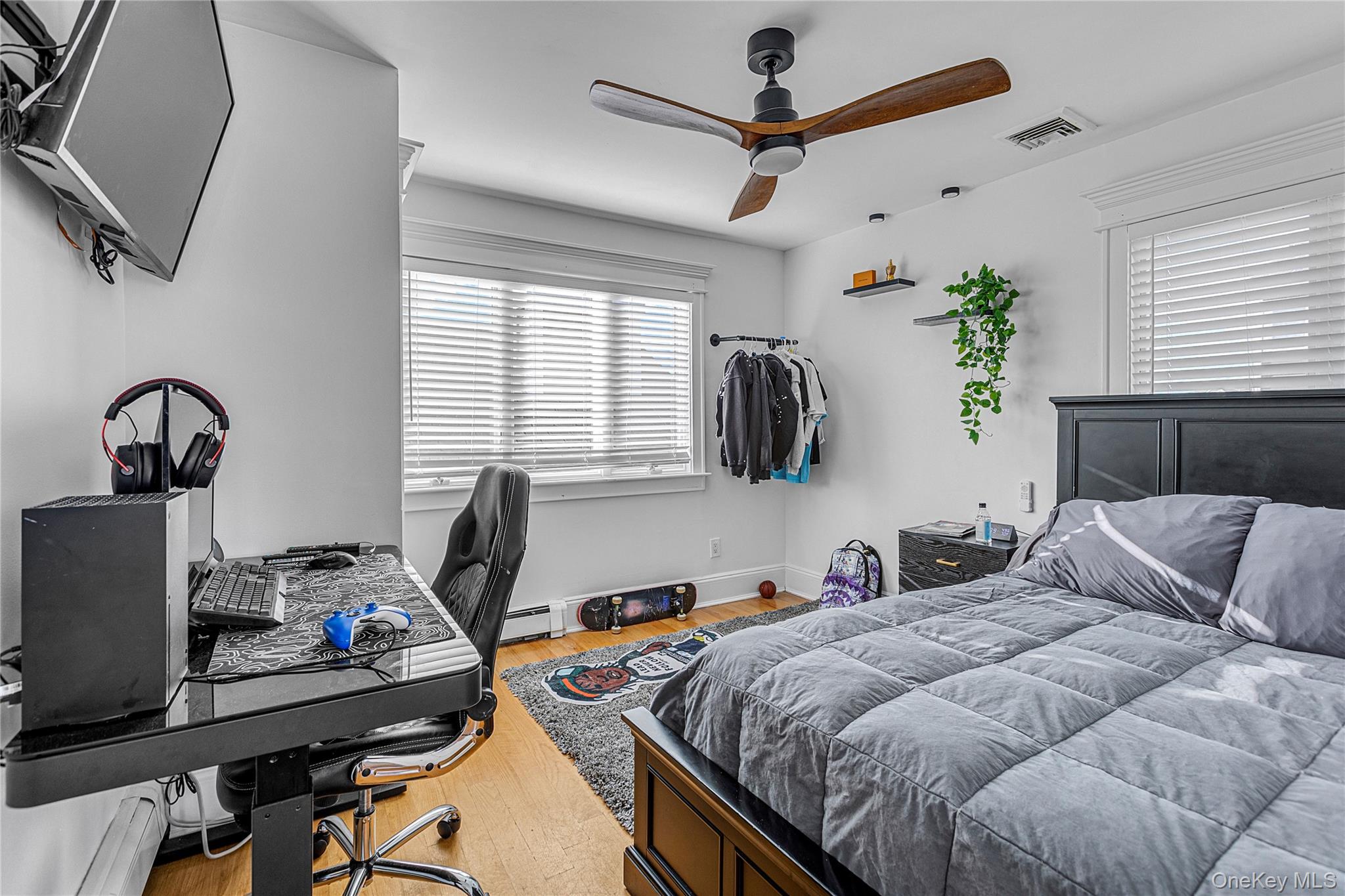 #13 photo, 803 S 7th Street, Lindenhurst , NY 11757