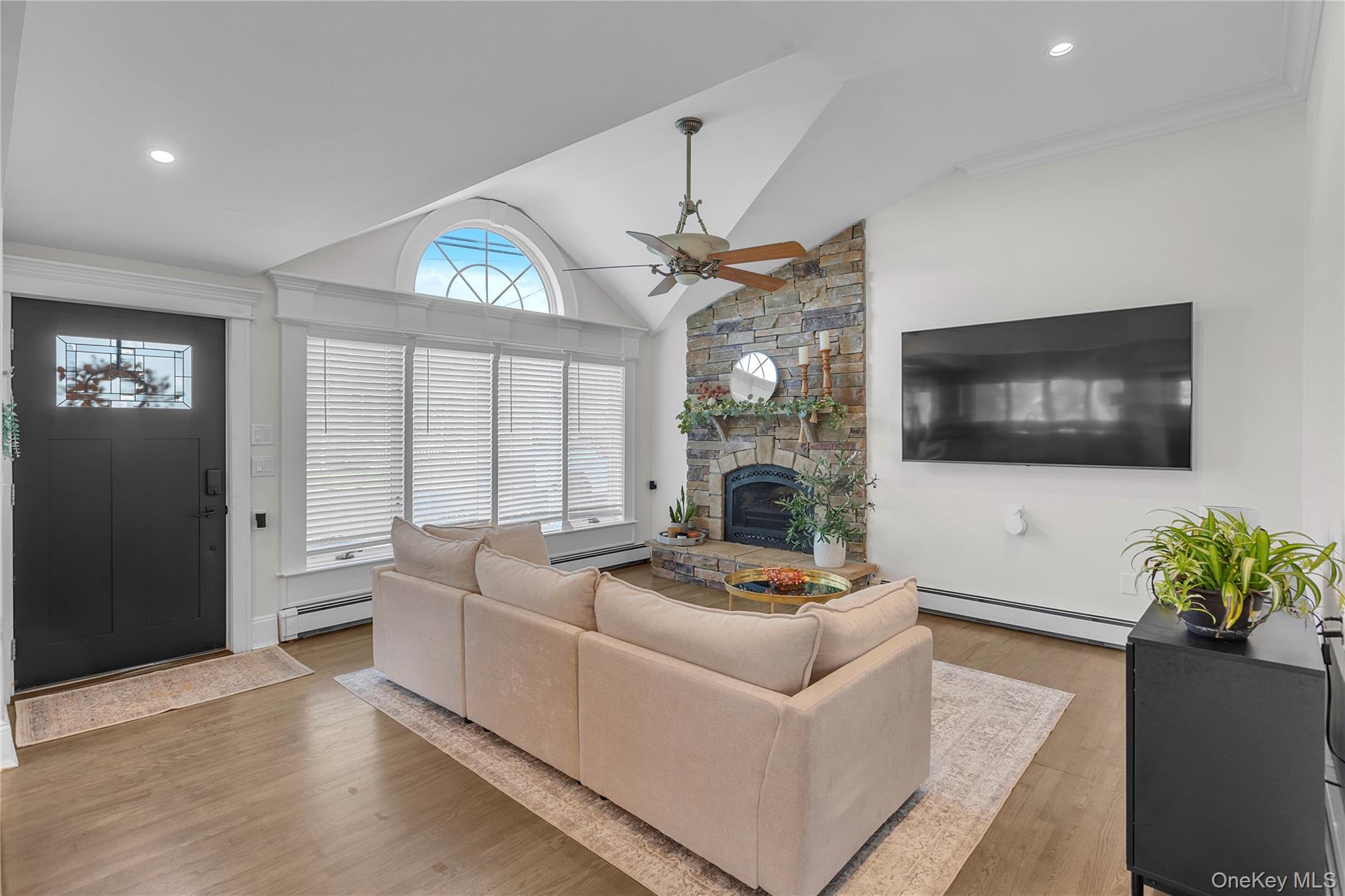 #2 photo, 803 S 7th Street, Lindenhurst , NY 11757