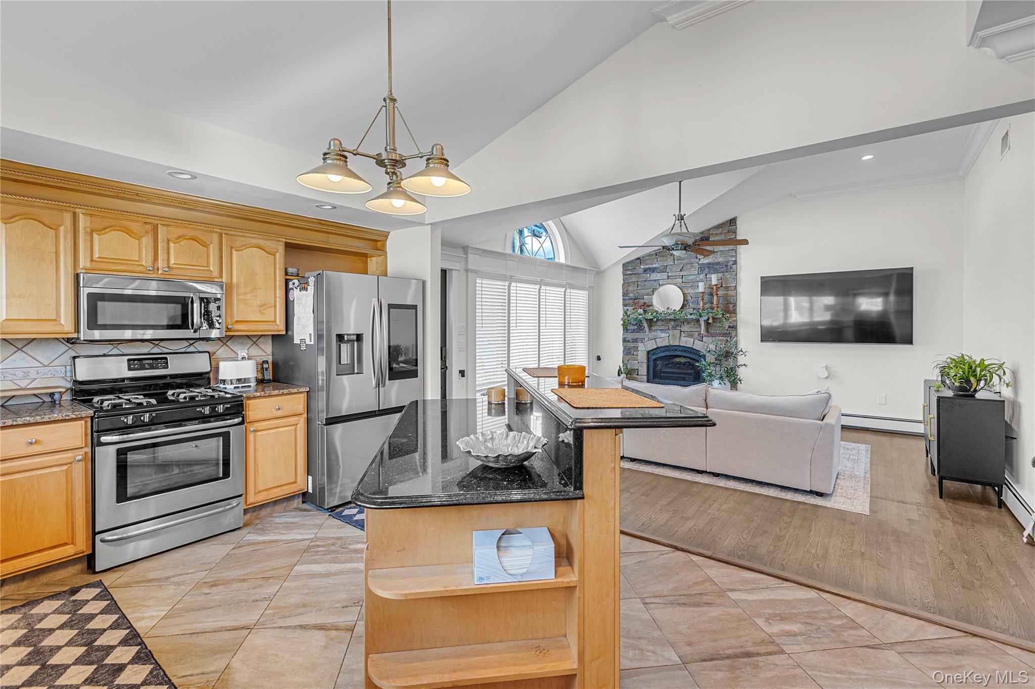 #3 photo, 803 S 7th Street, Lindenhurst , NY 11757