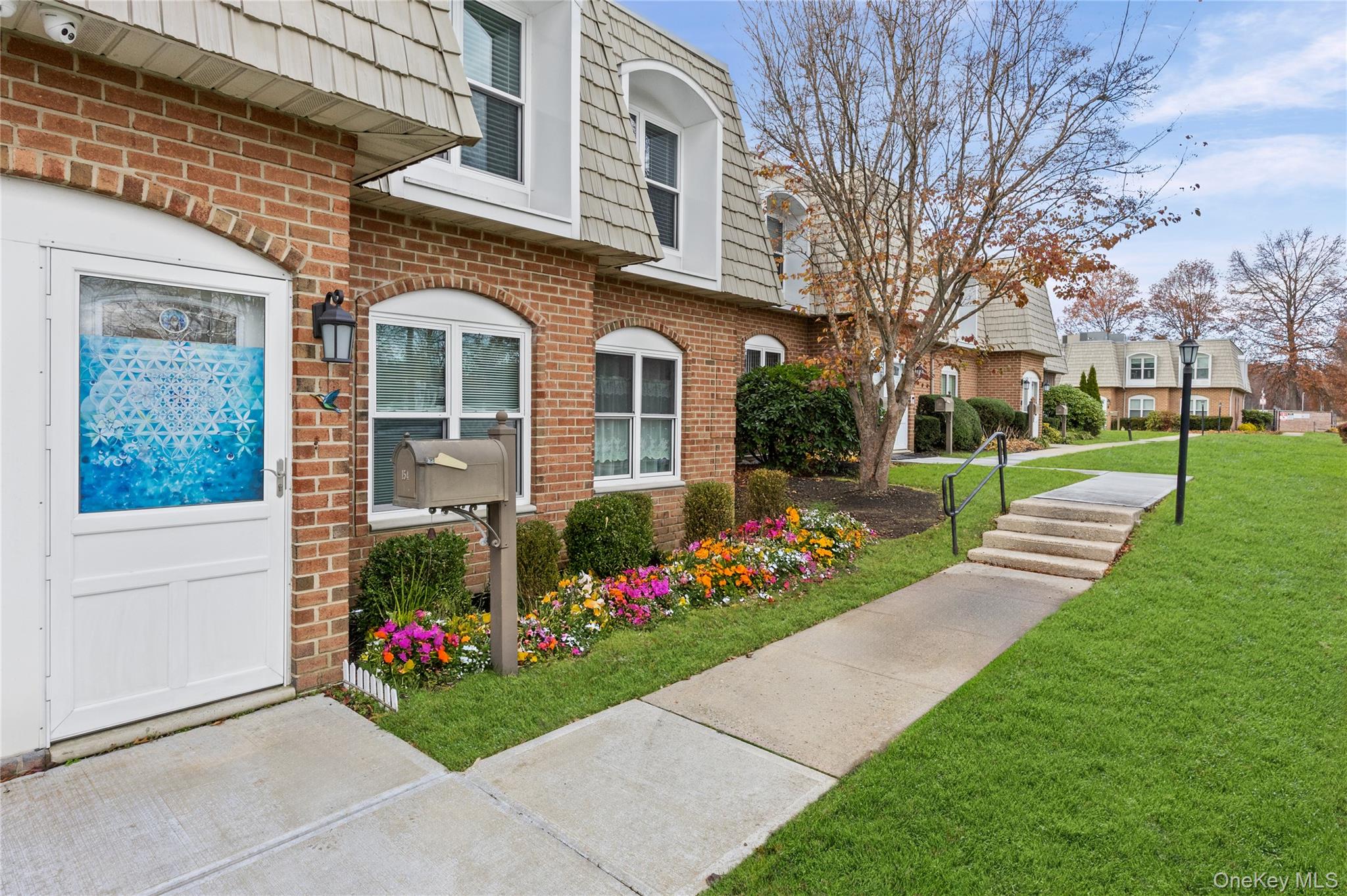 #2 photo, 175 Main Avenue, Wheatley Heights , NY 11798