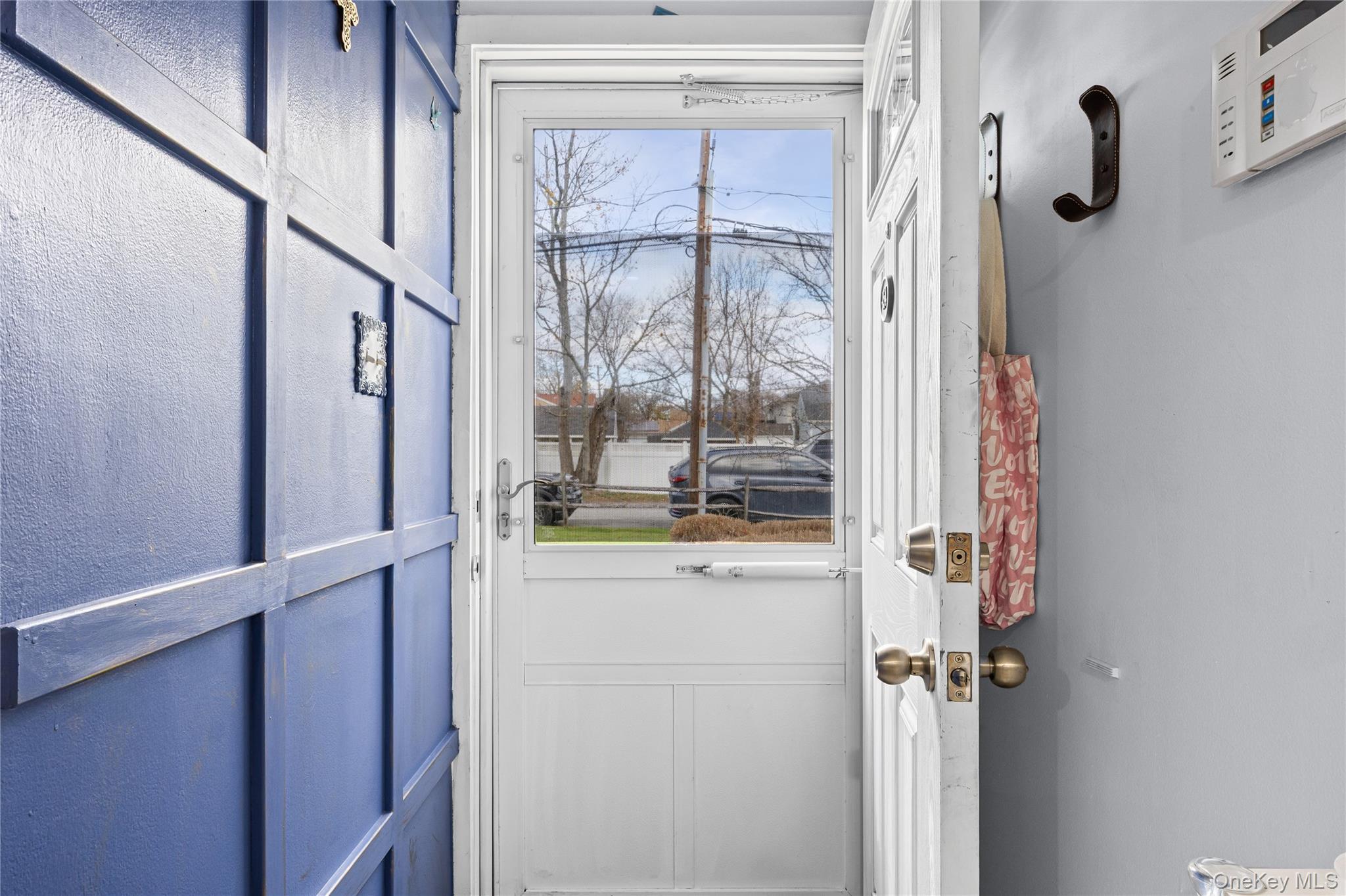 #3 photo, 175 Main Avenue, Wheatley Heights , NY 11798