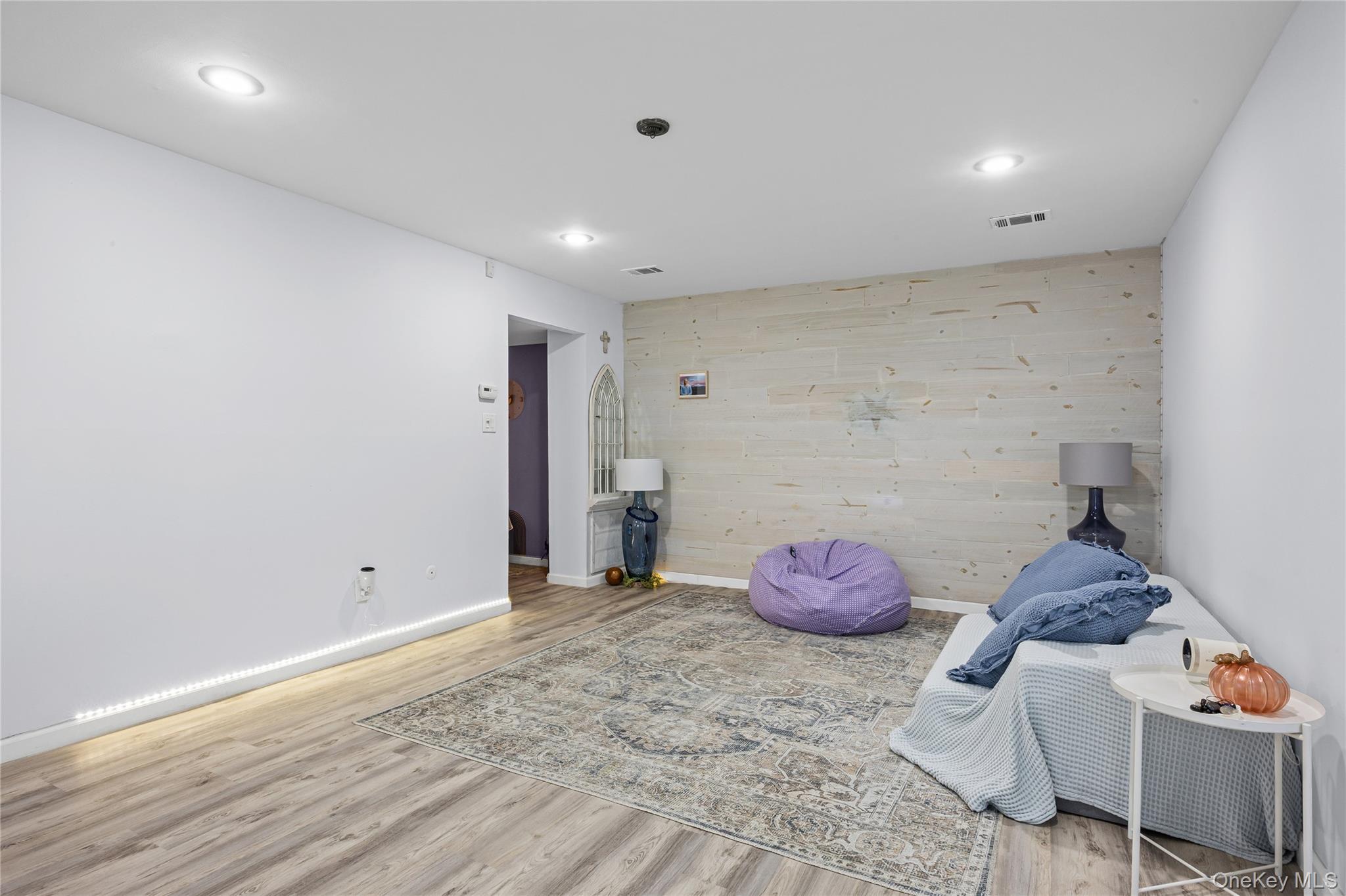 #7 photo, 175 Main Avenue, Wheatley Heights , NY 11798