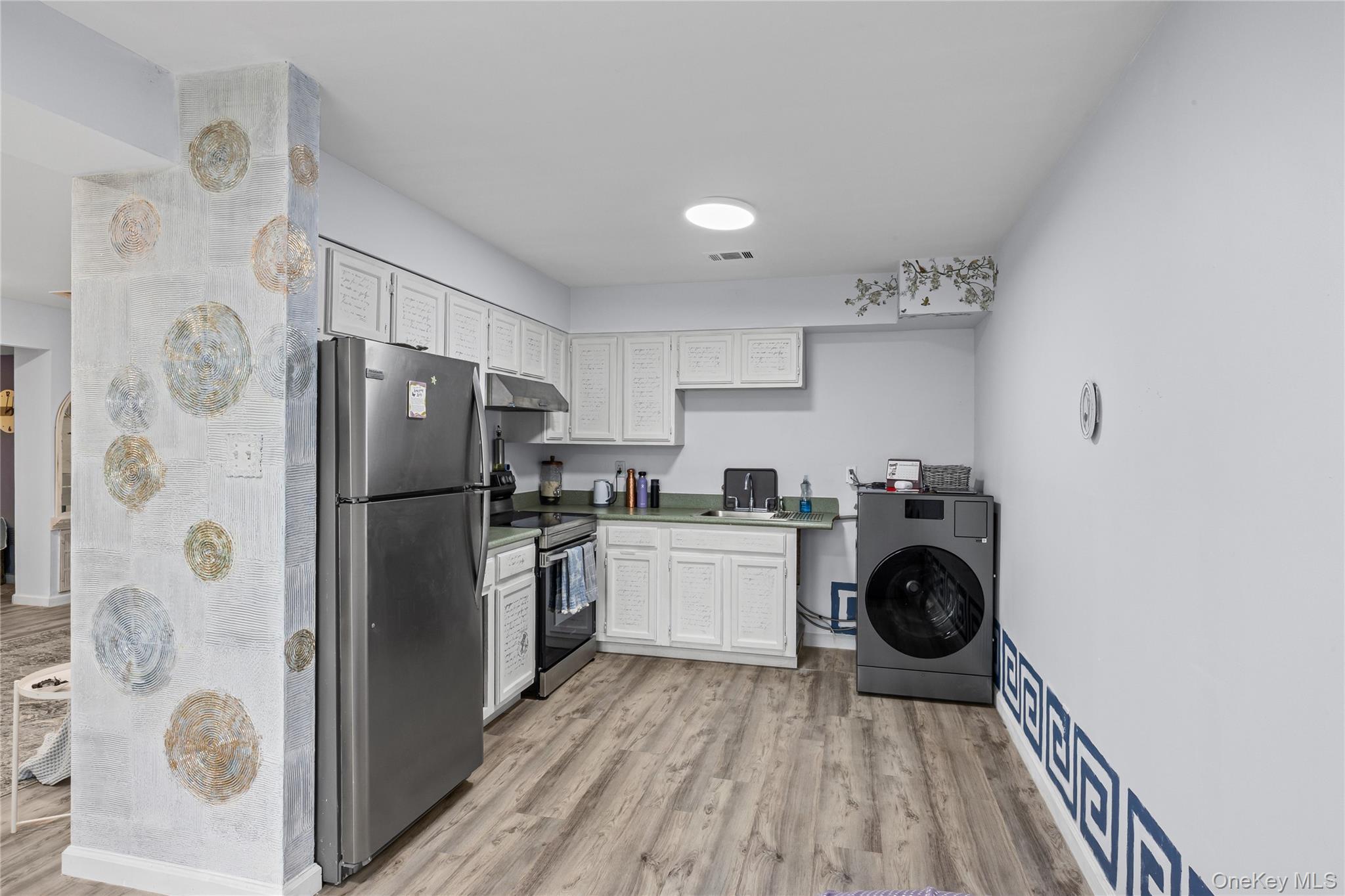 #9 photo, 175 Main Avenue, Wheatley Heights , NY 11798