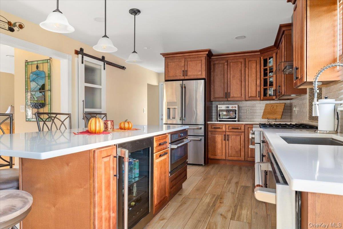 #11 photo, 194 Newark Street, Lindenhurst , NY 11757