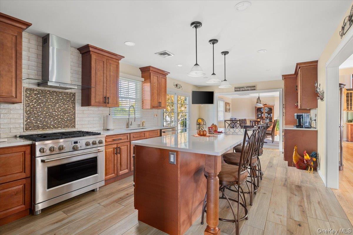 #18 photo, 194 Newark Street, Lindenhurst , NY 11757